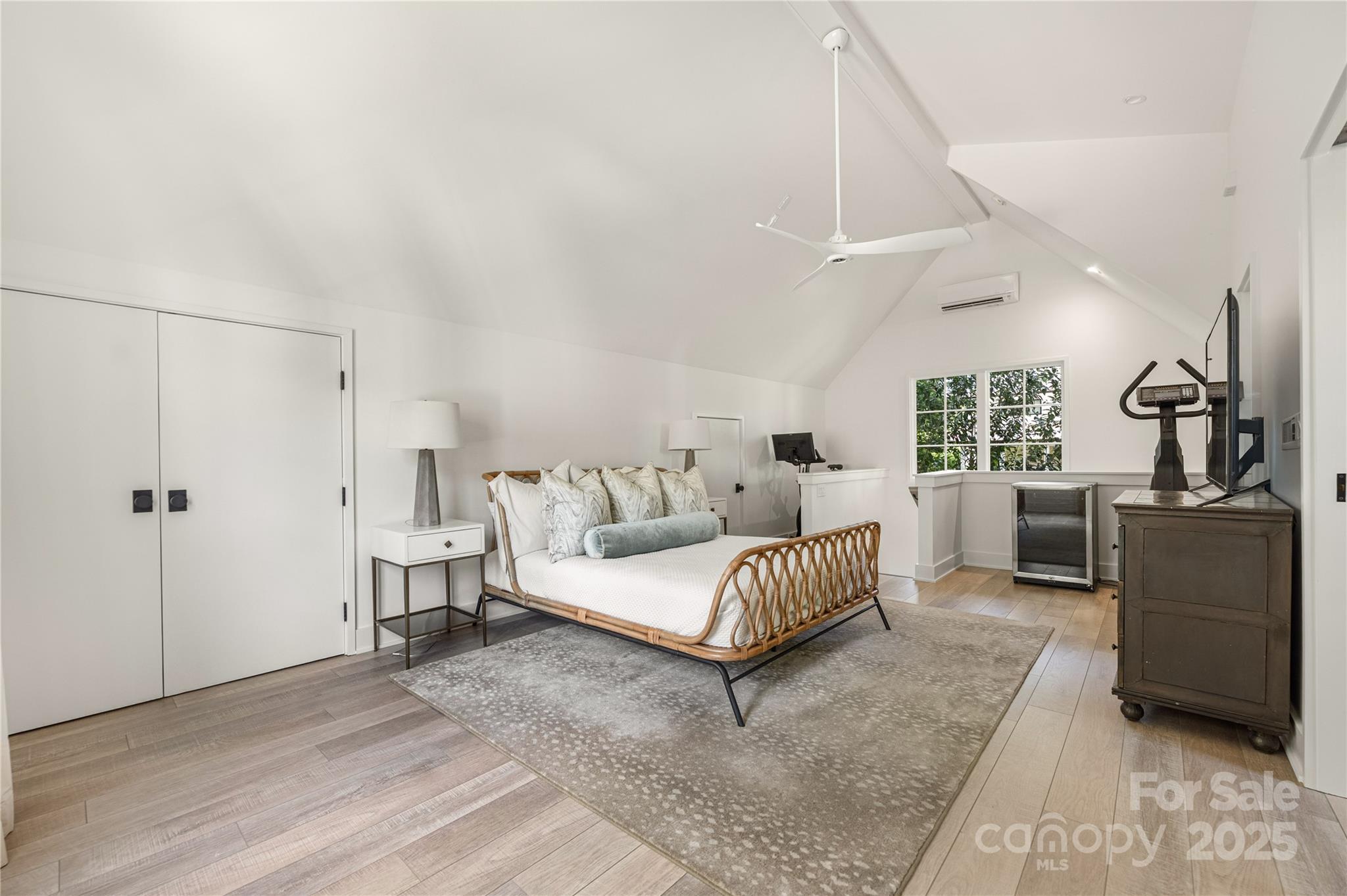 1401 Heather Lane
