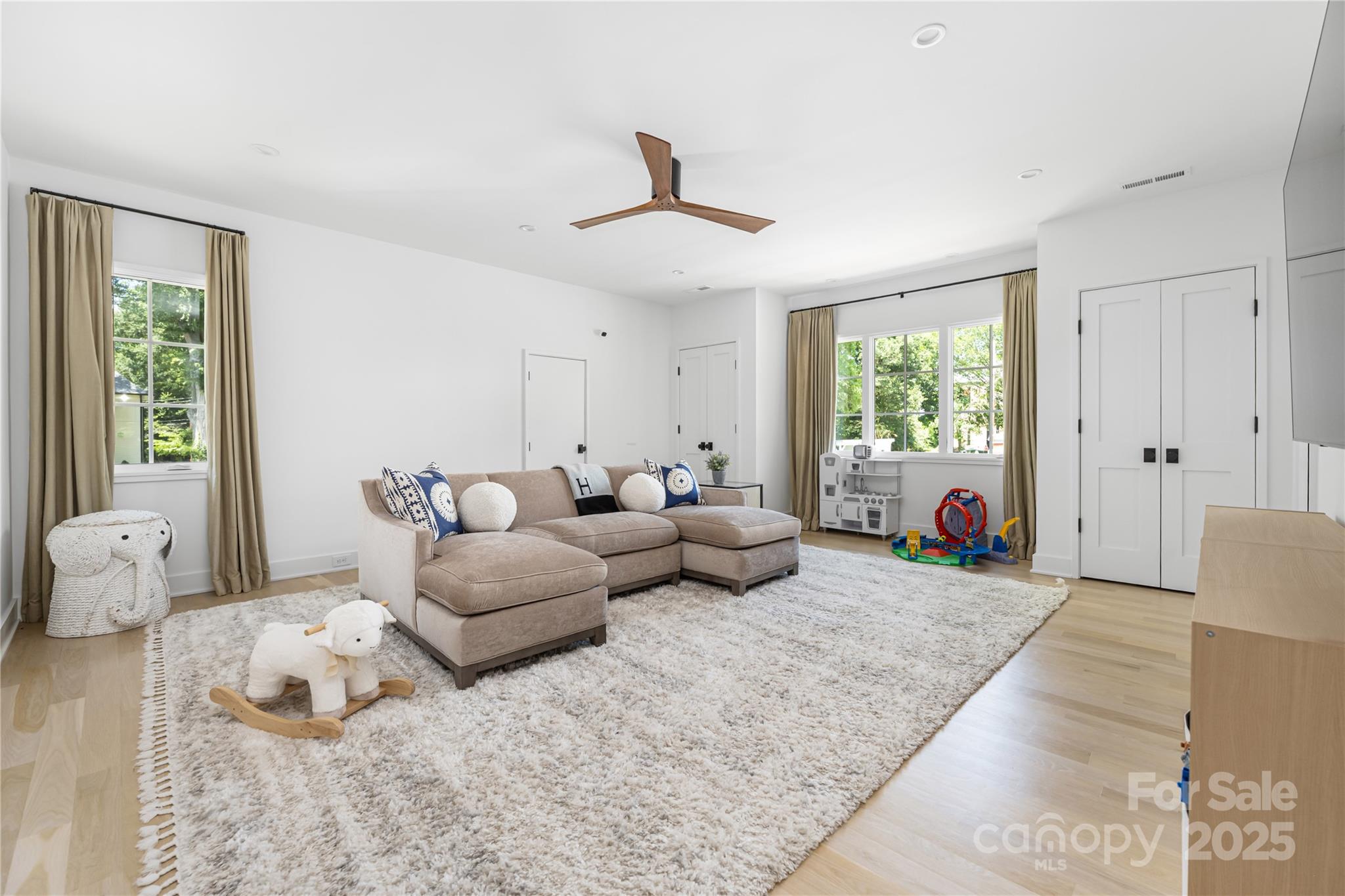 1401 Heather Lane