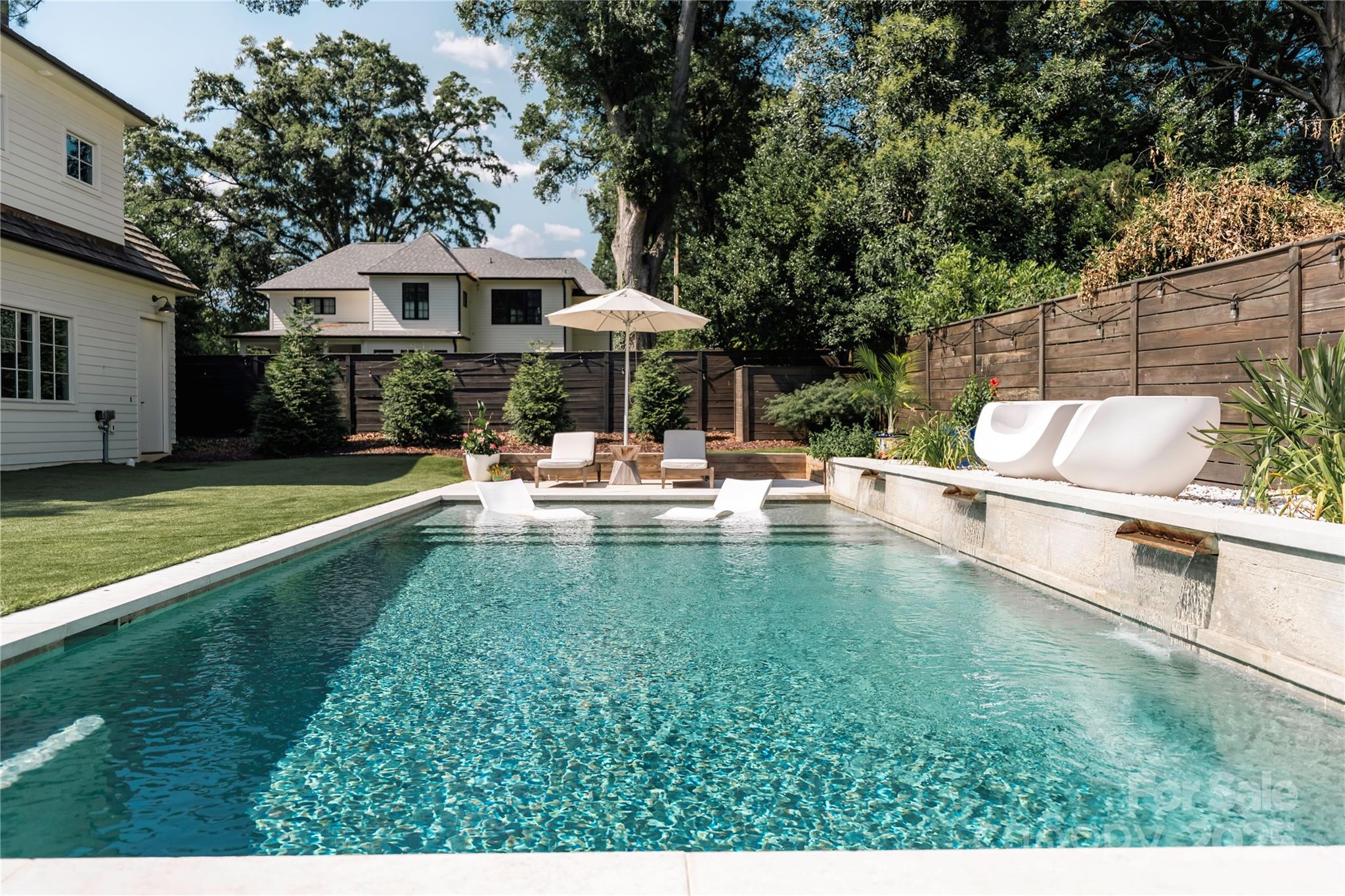 1401 Heather Lane
