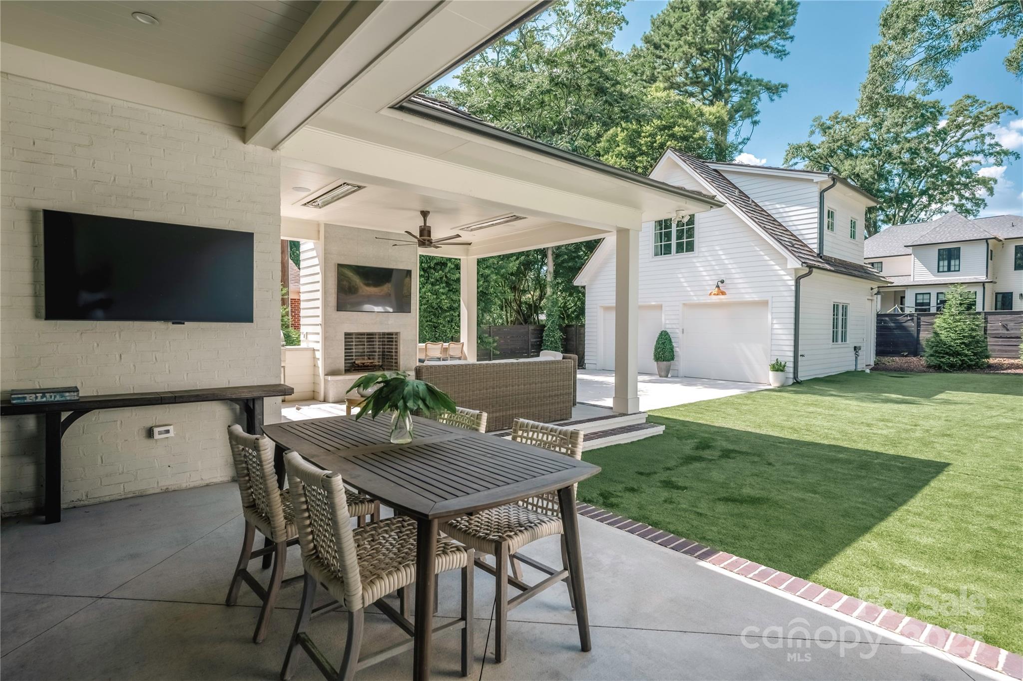 1401 Heather Lane
