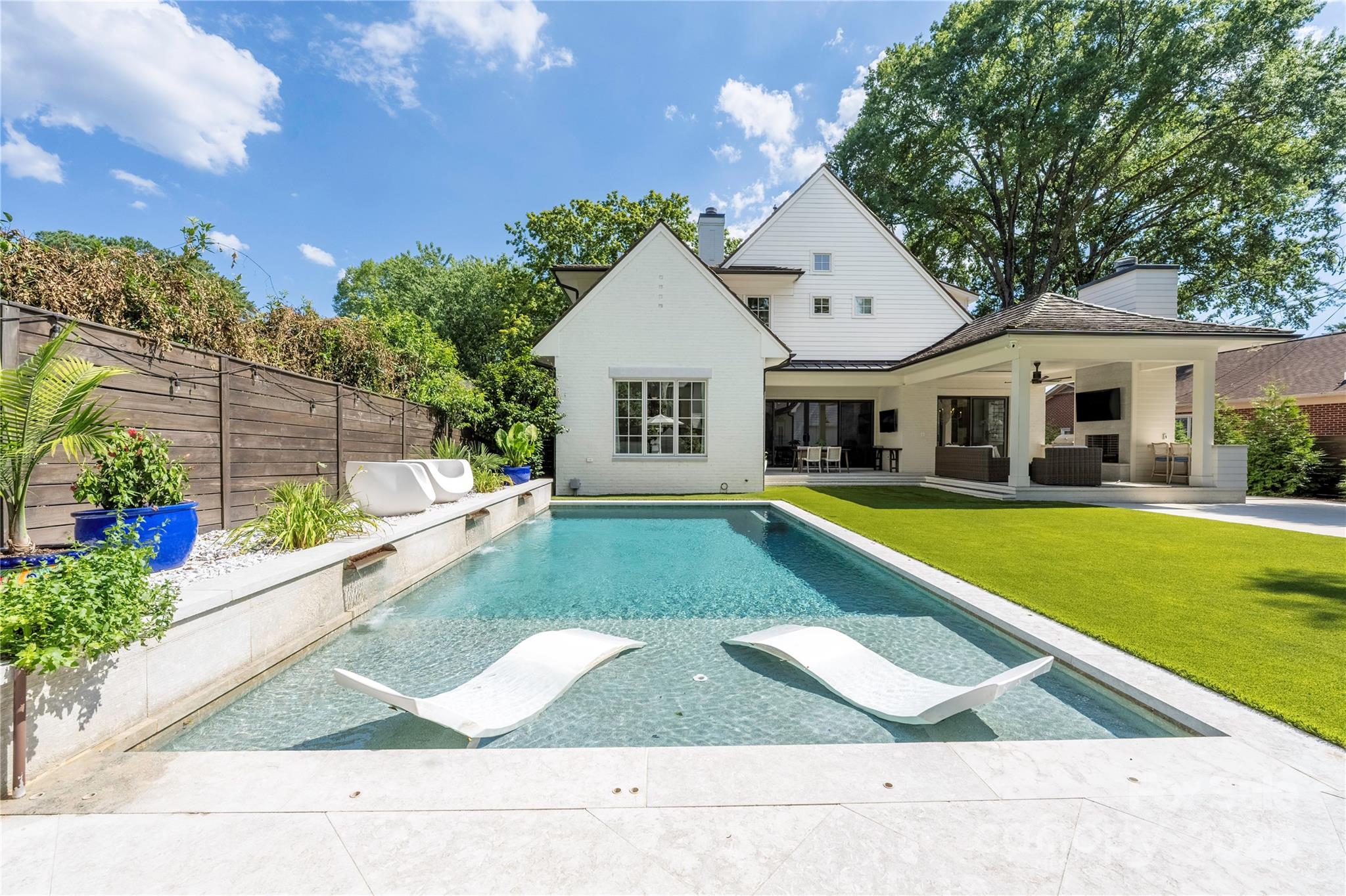 1401 Heather Lane