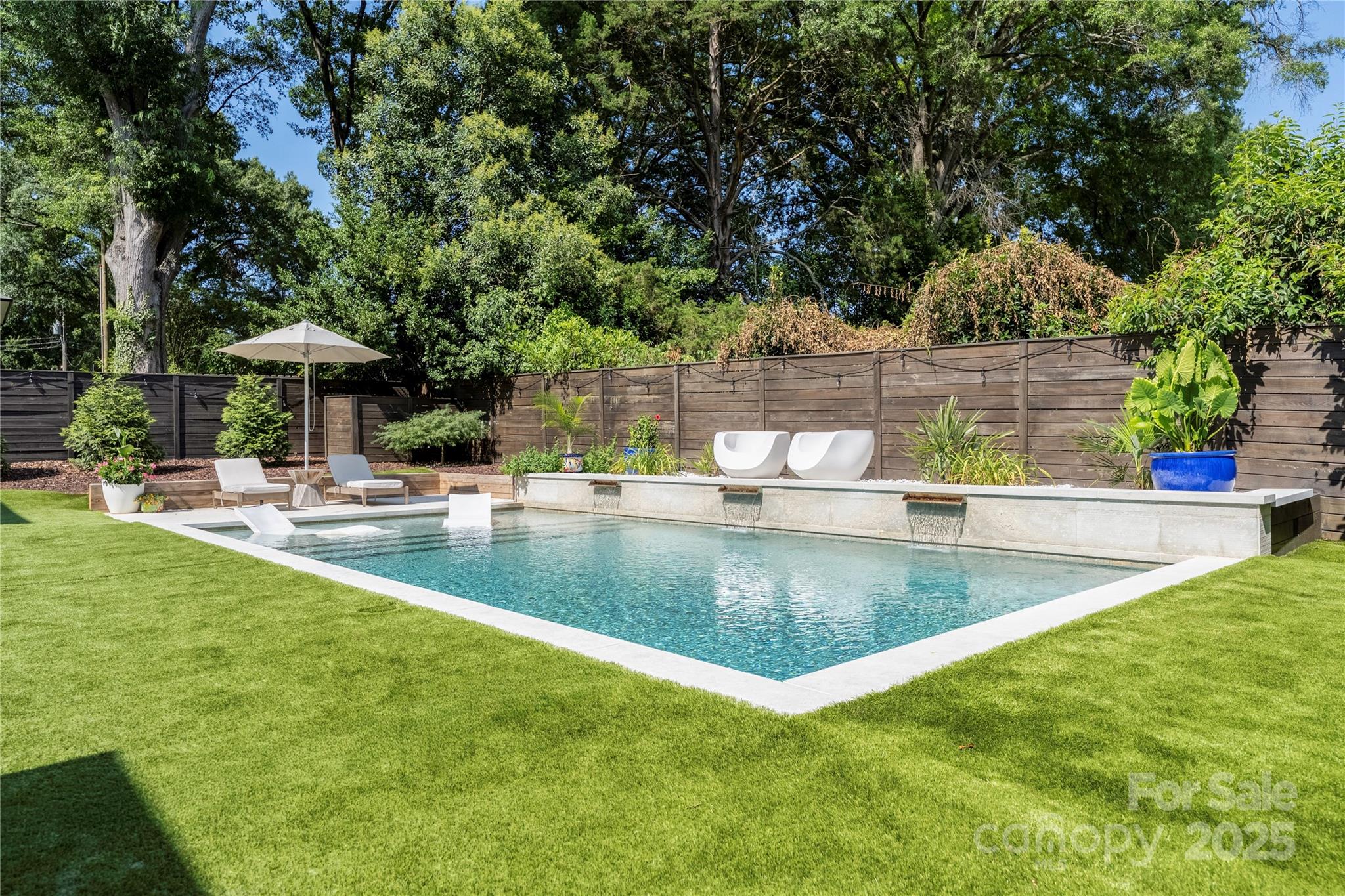 1401 Heather Lane