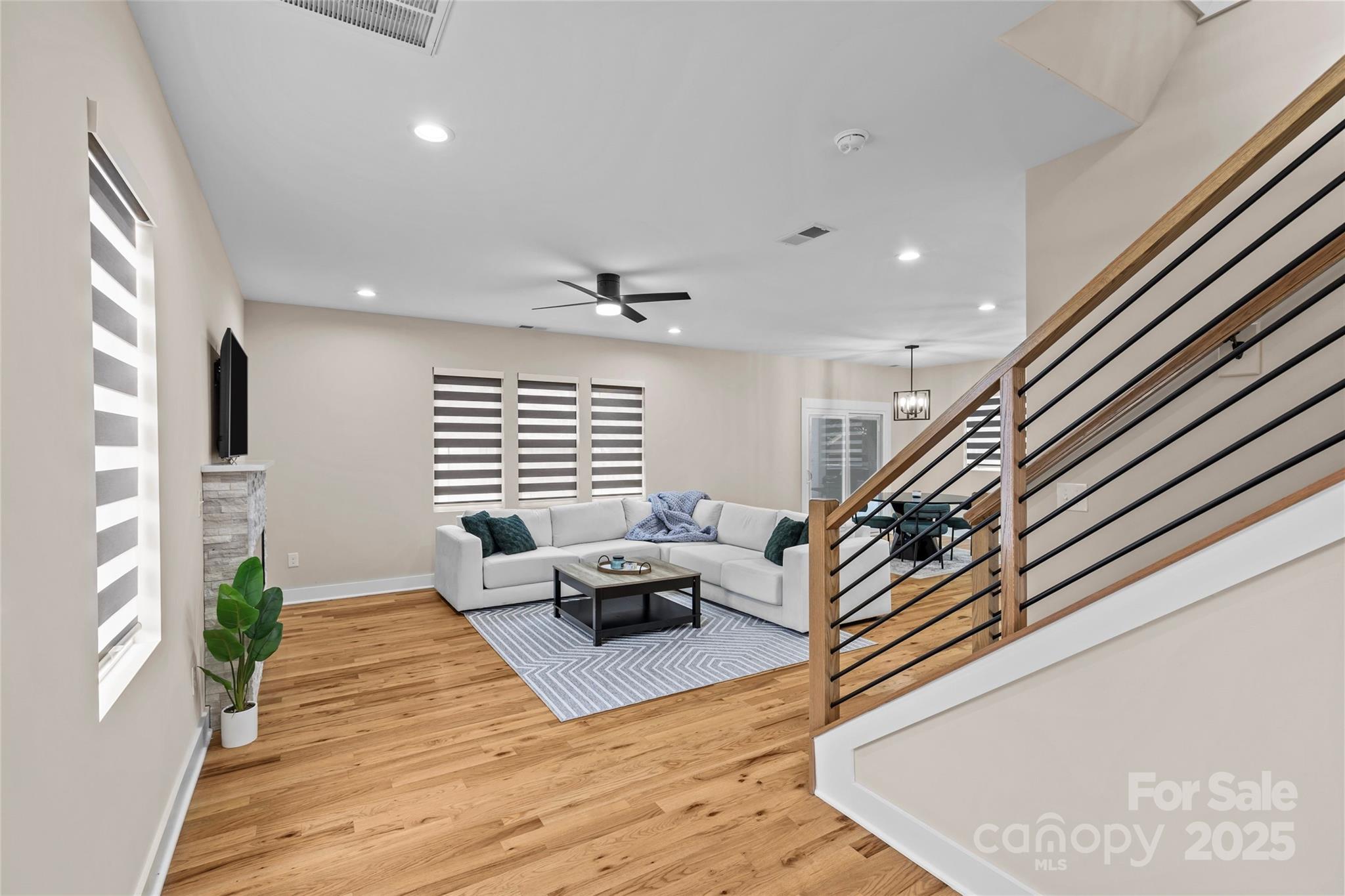 8925 Harrisburg Road