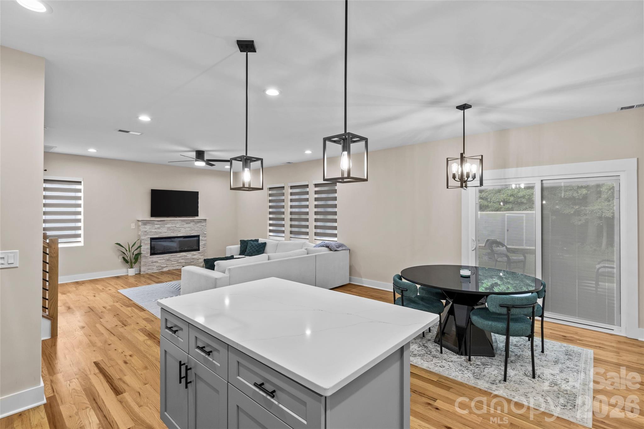 8925 Harrisburg Road