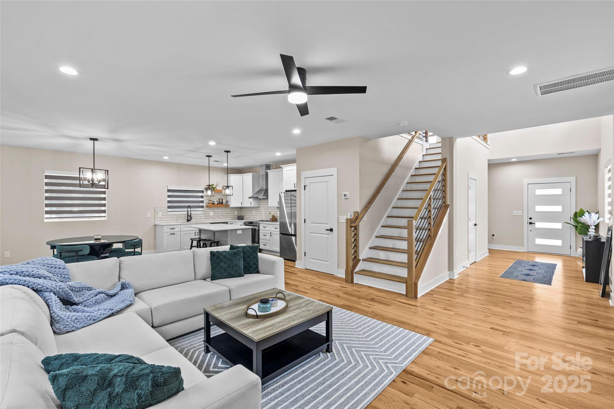 8925 Harrisburg Road