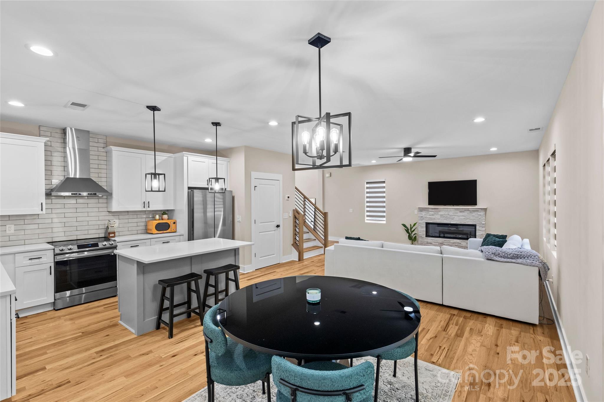 8925 Harrisburg Road