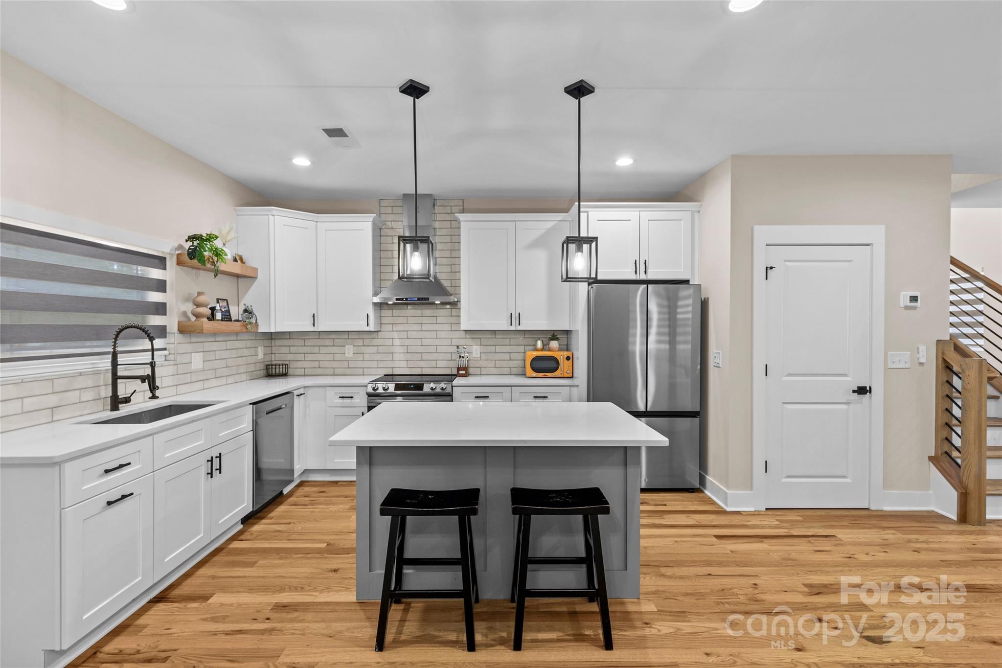 8925 Harrisburg Road