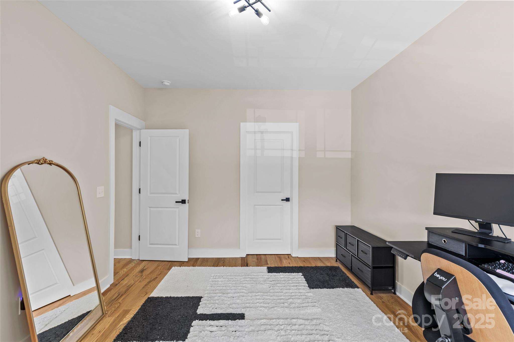 8925 Harrisburg Road