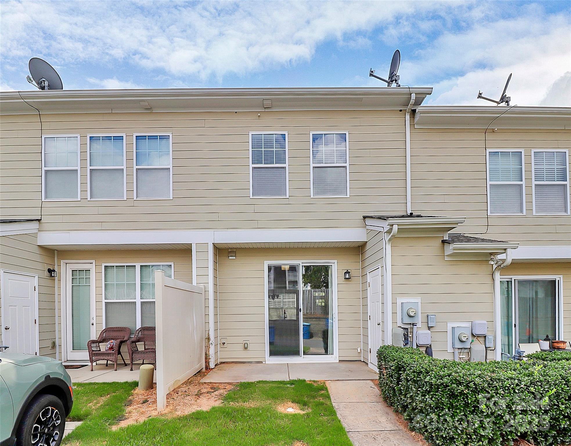 2564 Tranquil Oak Place