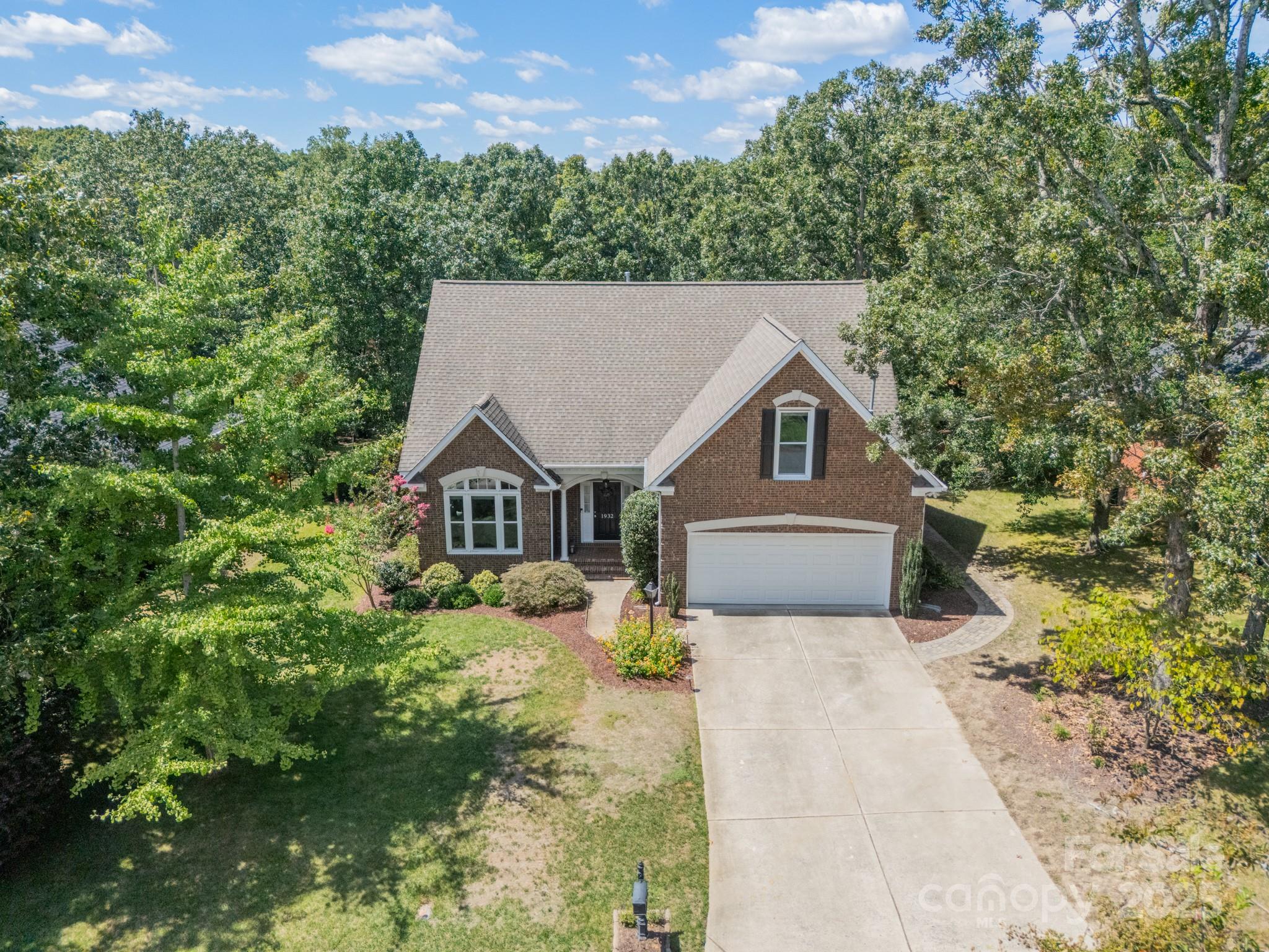 1932 MILLBROOK Lane