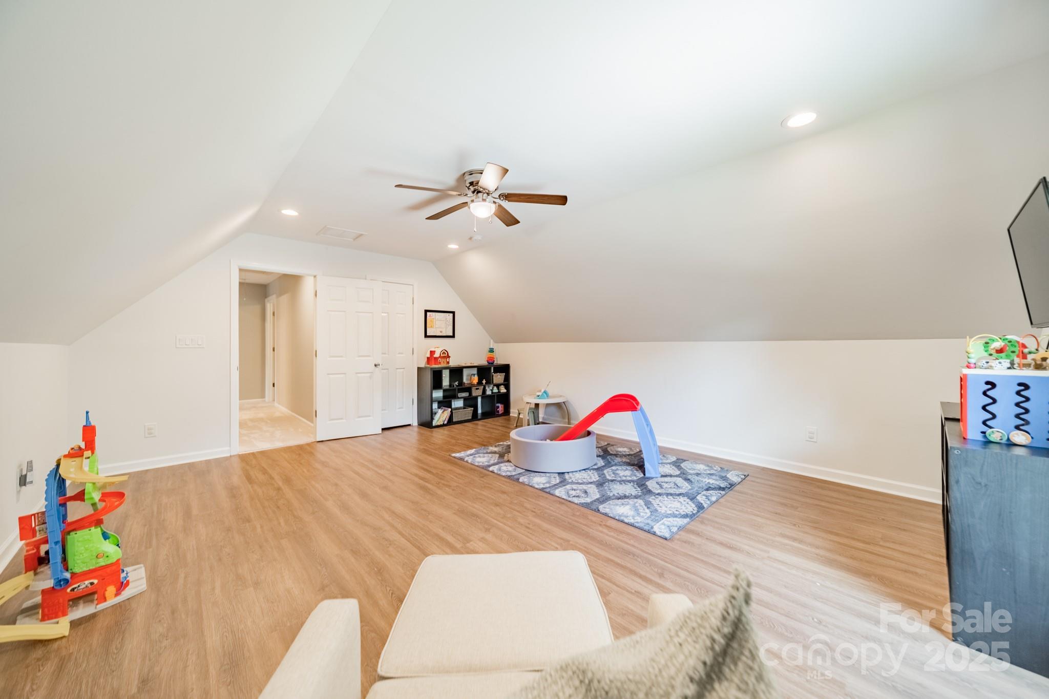 1932 MILLBROOK Lane