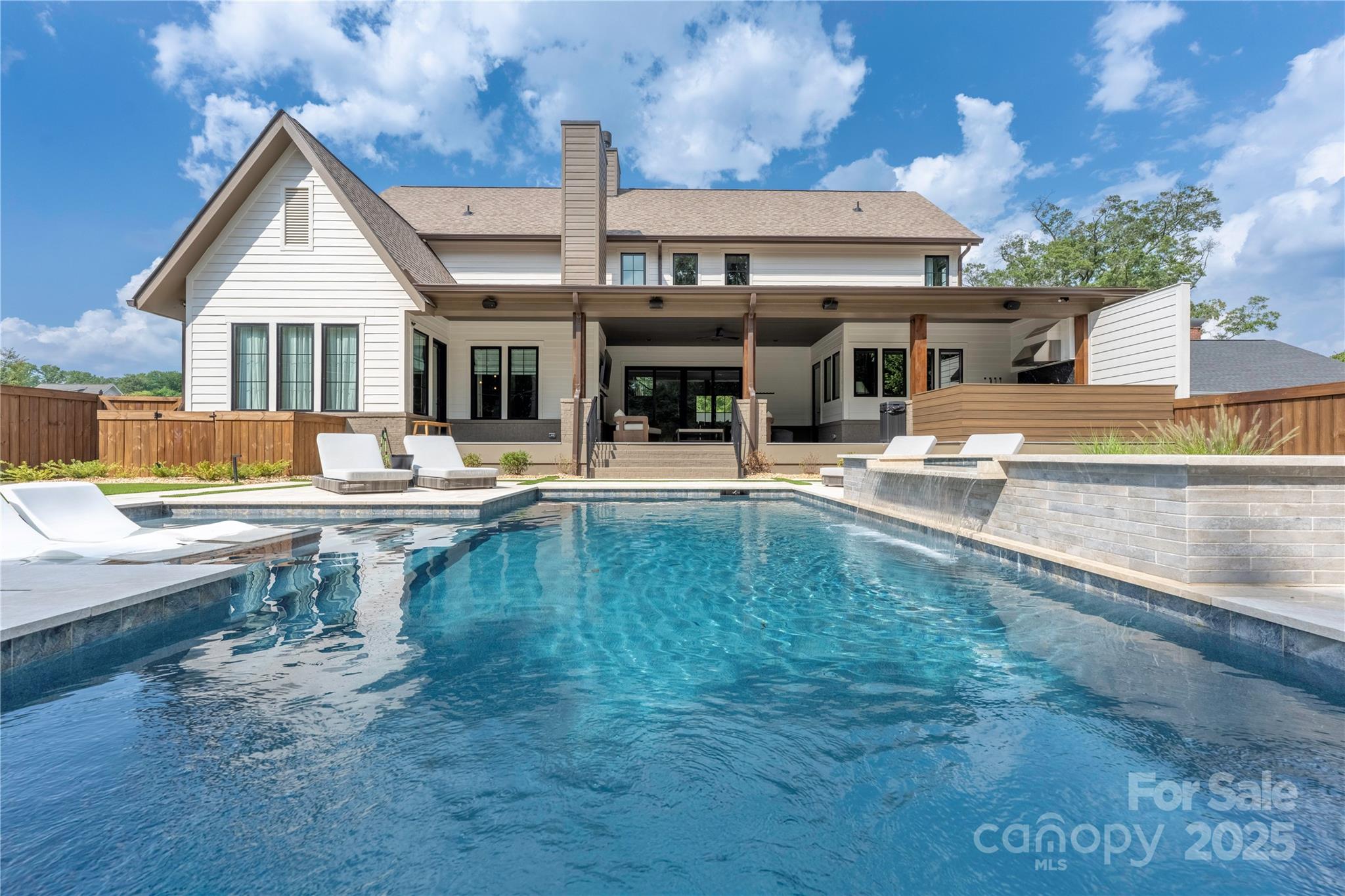 552 Marsh Road