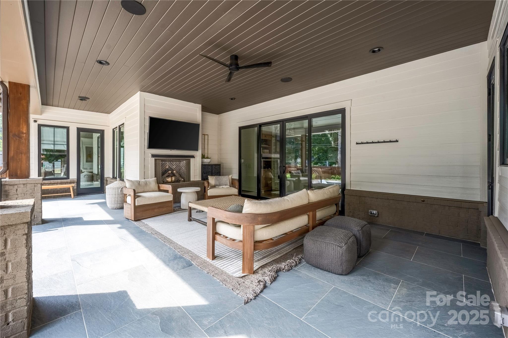 552 Marsh Road