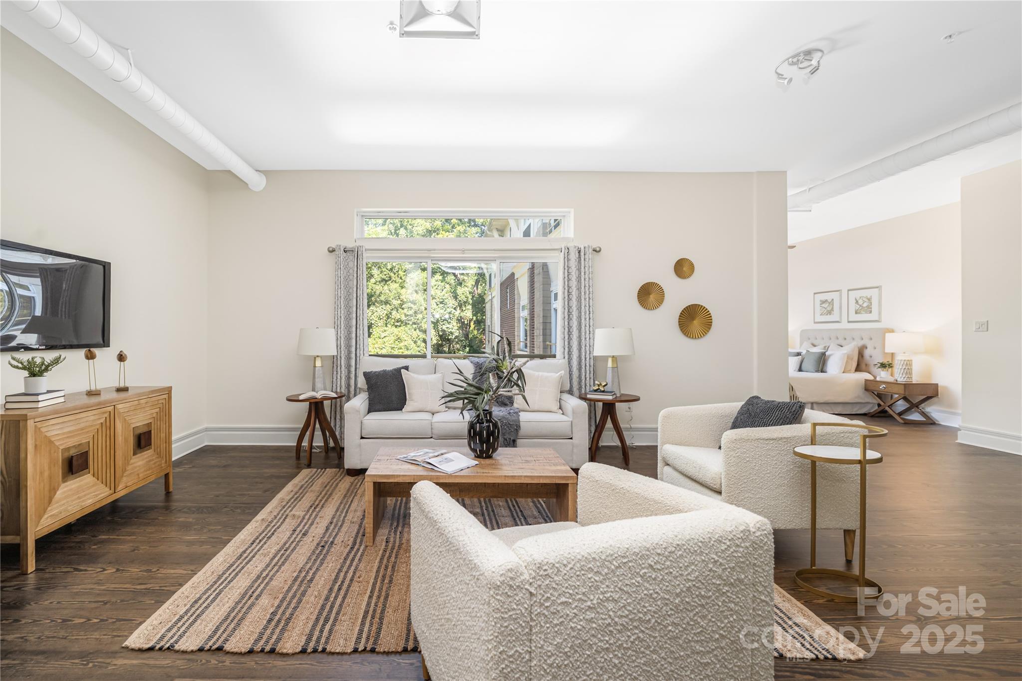 404 N Laurel Avenue Unit: 28
