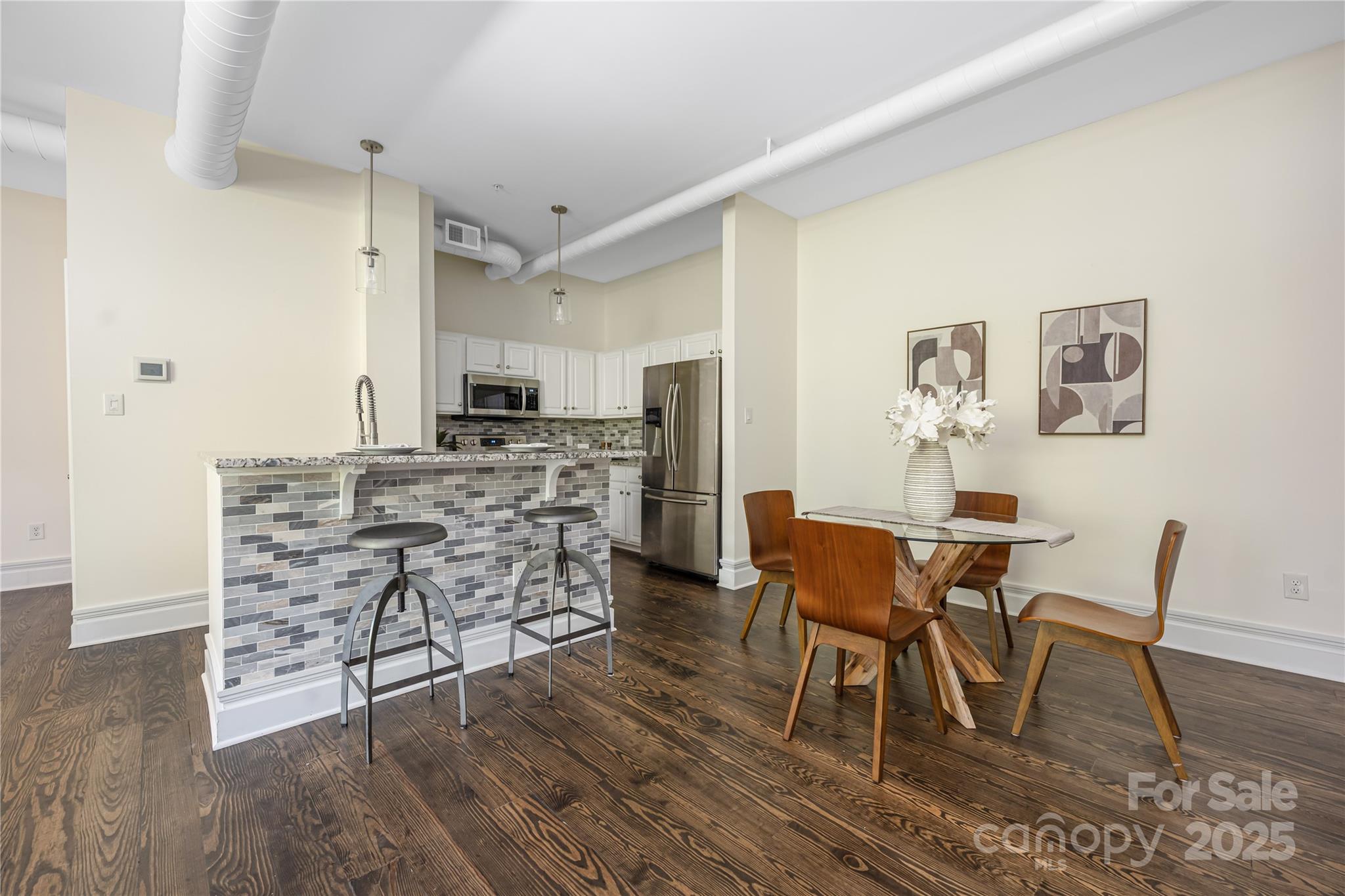 404 N Laurel Avenue Unit: 28