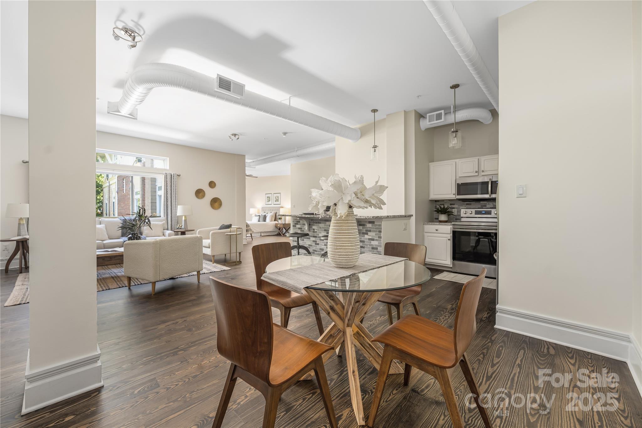 404 N Laurel Avenue Unit: 28