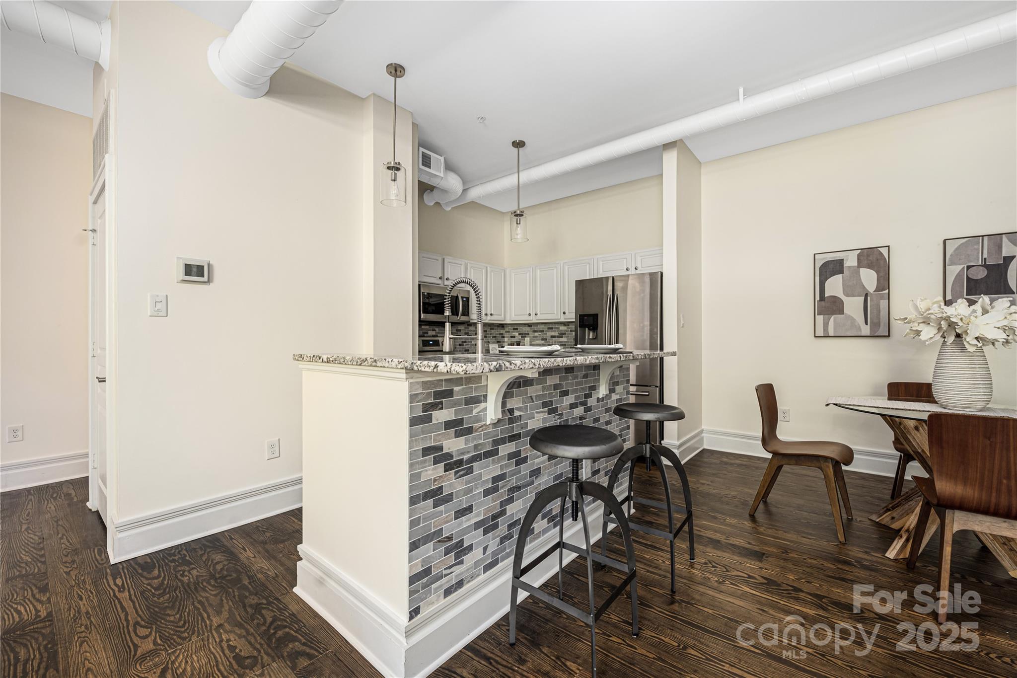 404 N Laurel Avenue Unit: 28