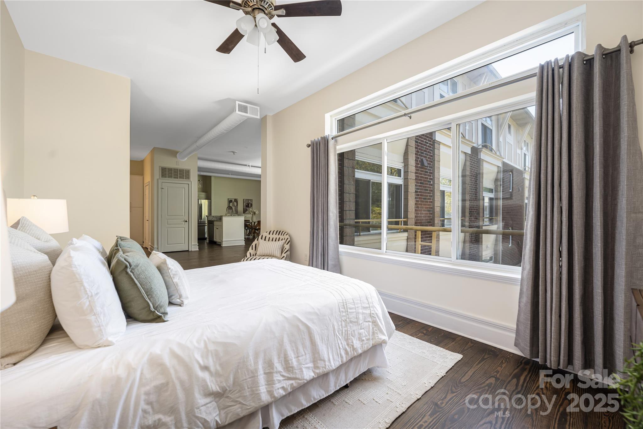 404 N Laurel Avenue Unit: 28