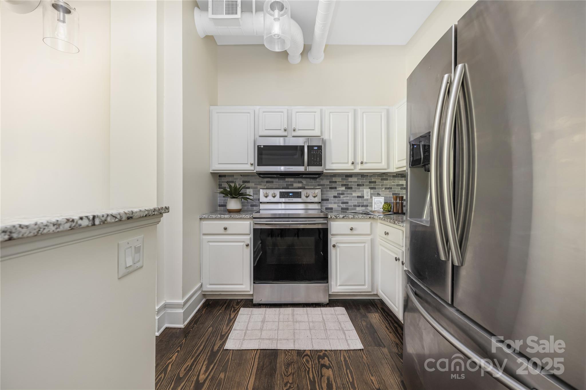 404 N Laurel Avenue Unit: 28