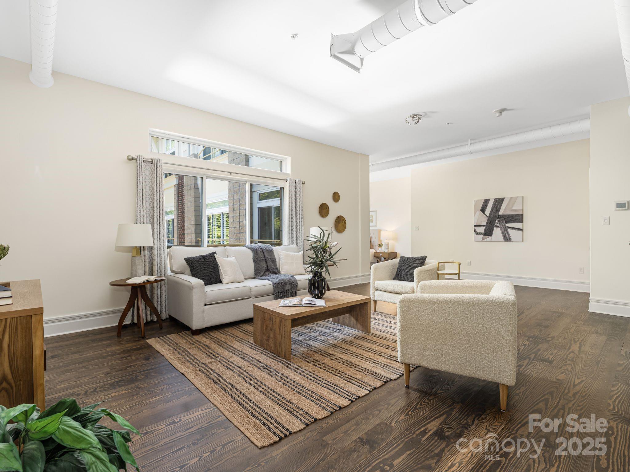 404 N Laurel Avenue Unit: 28