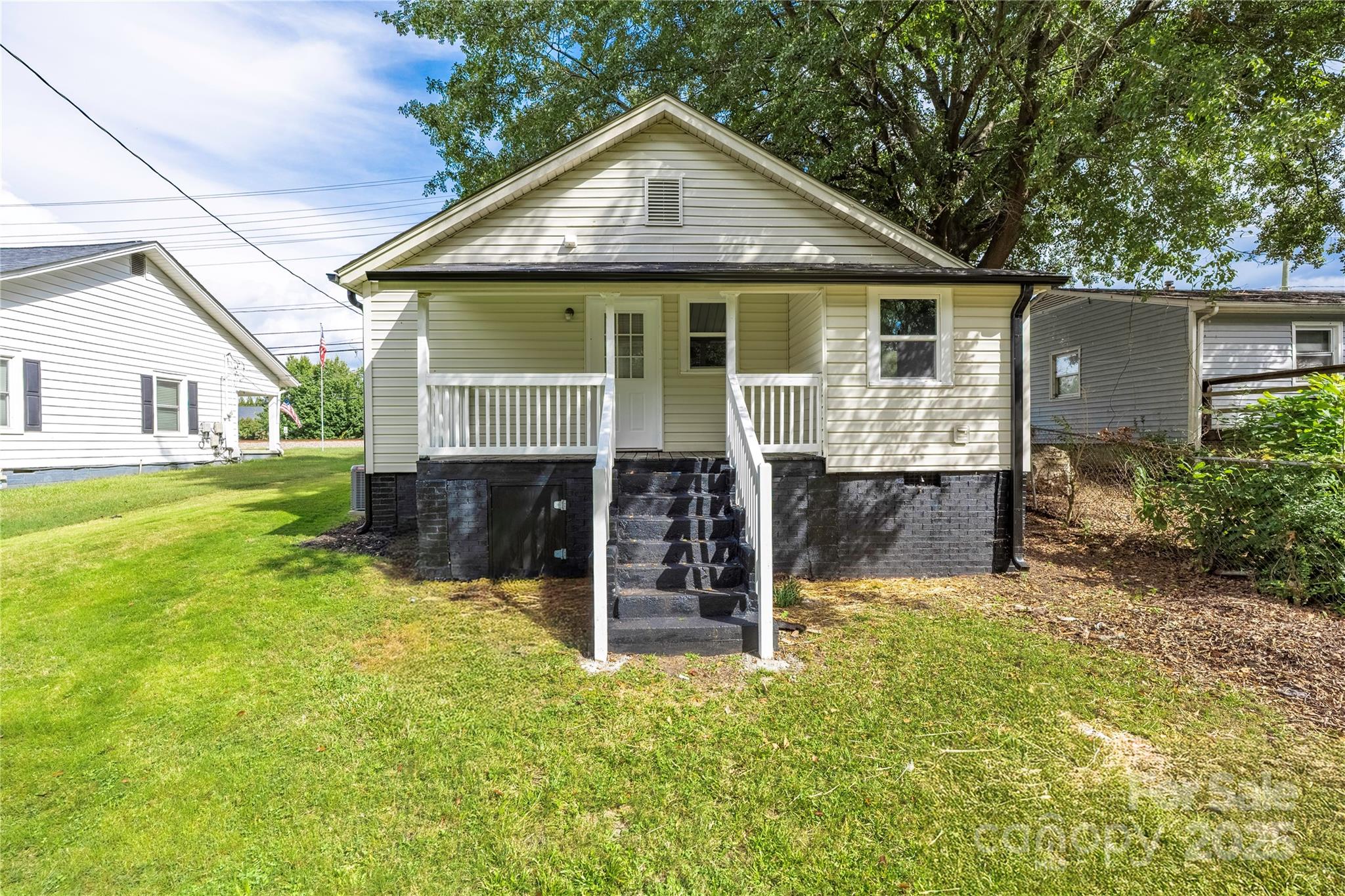 633 N Main Street