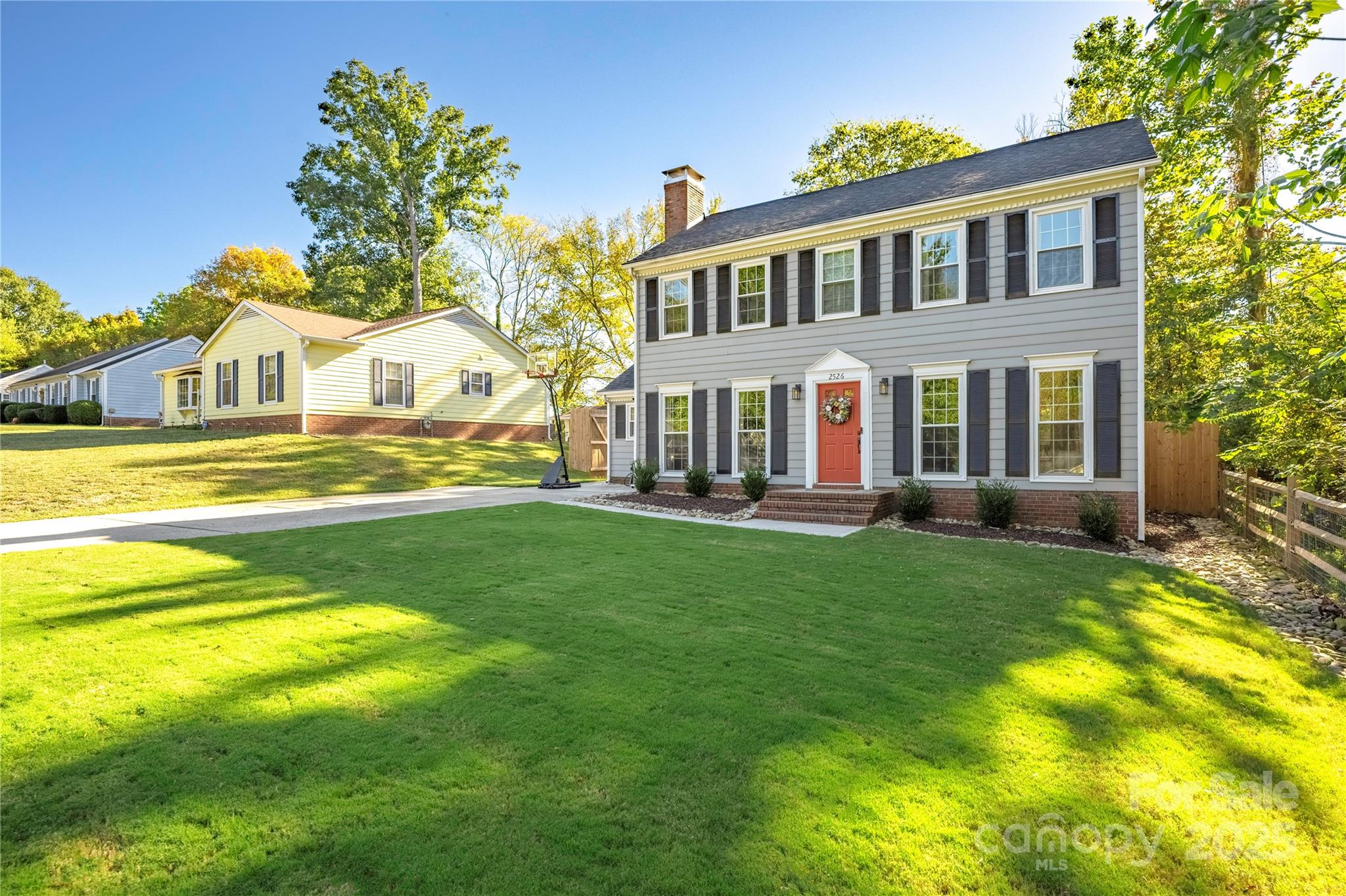 2526 Turnberry Lane