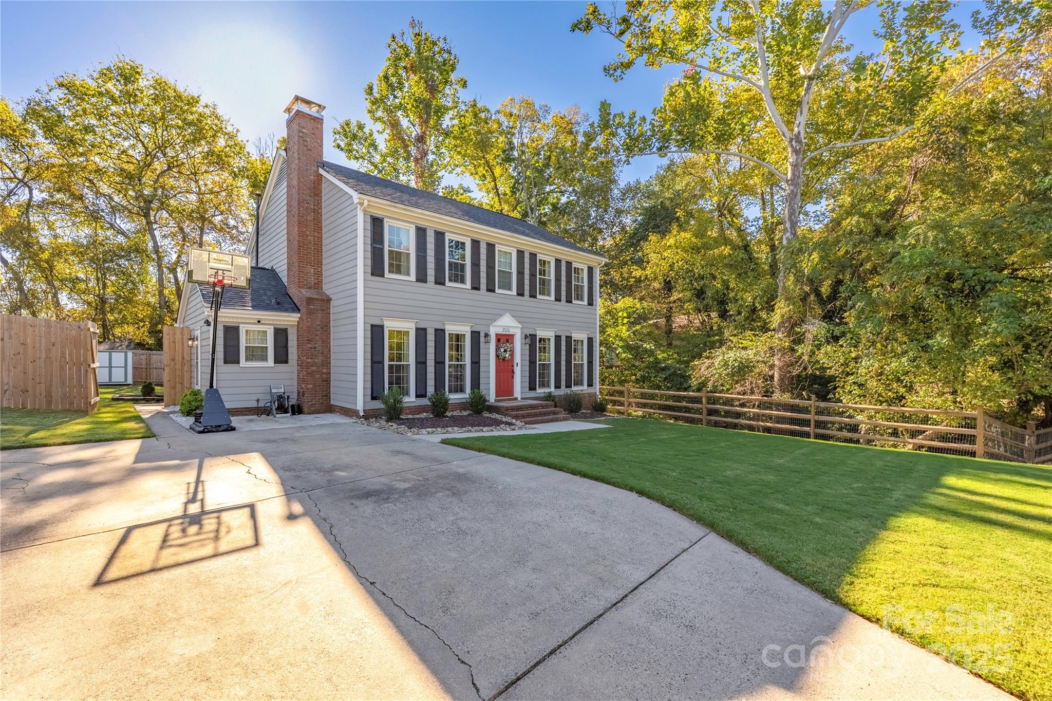2526 Turnberry Lane