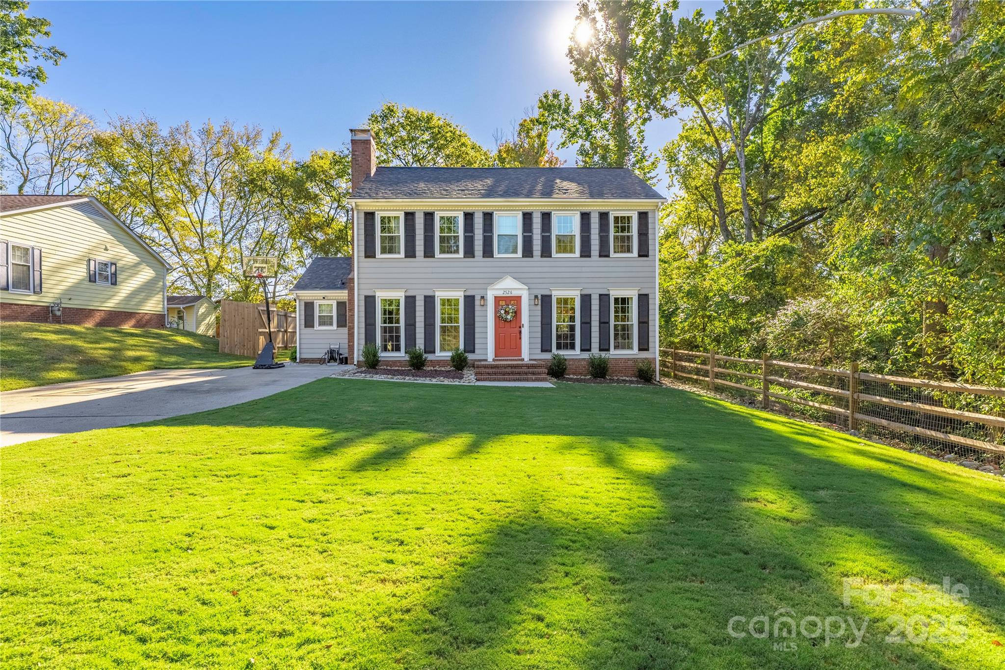 2526 Turnberry Lane