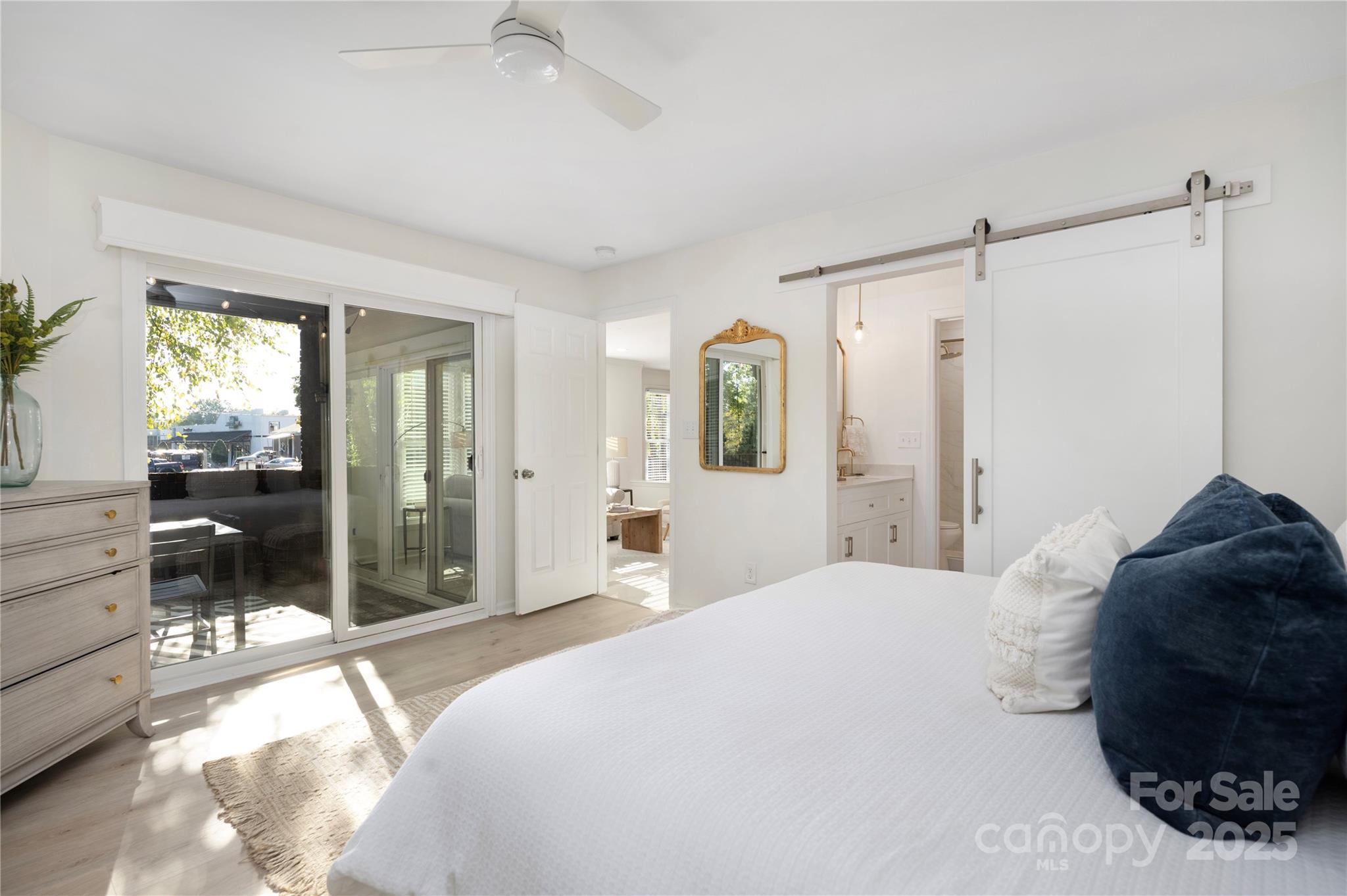 2719 Selwyn Avenue Unit: 13
