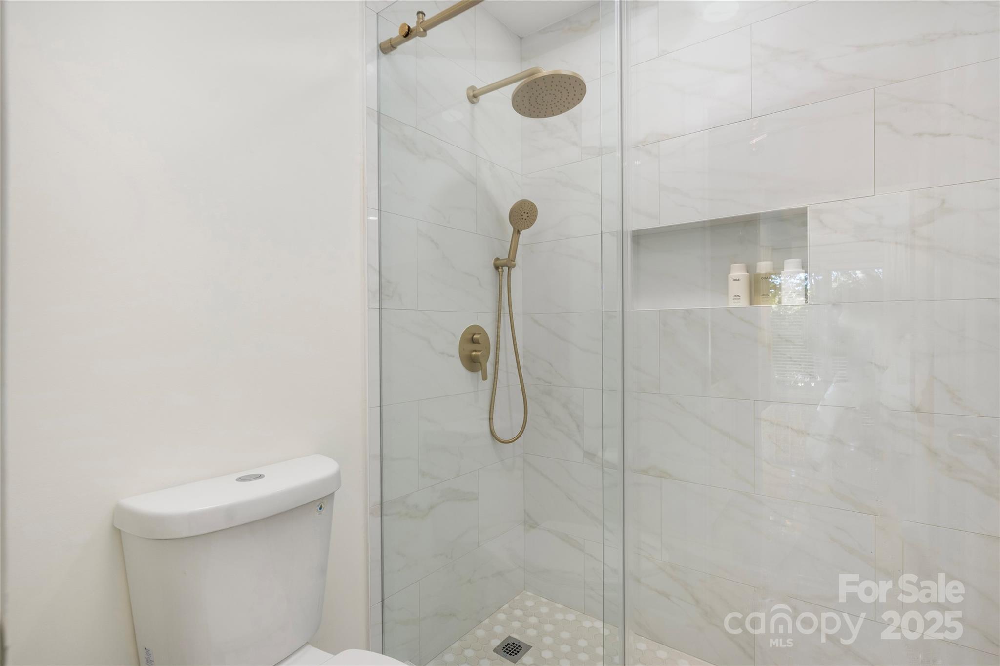 2719 Selwyn Avenue Unit: 13