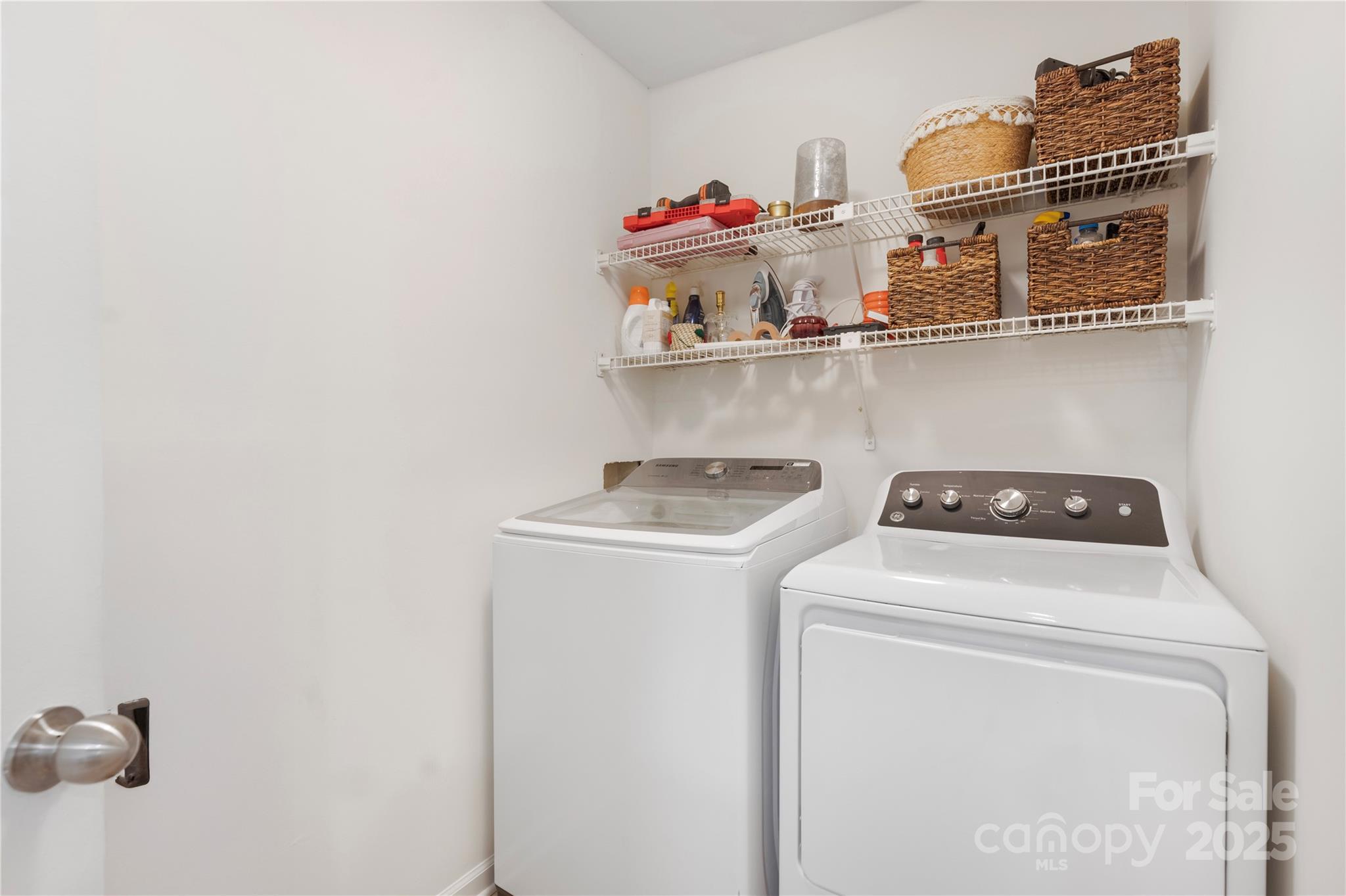 2719 Selwyn Avenue Unit: 13