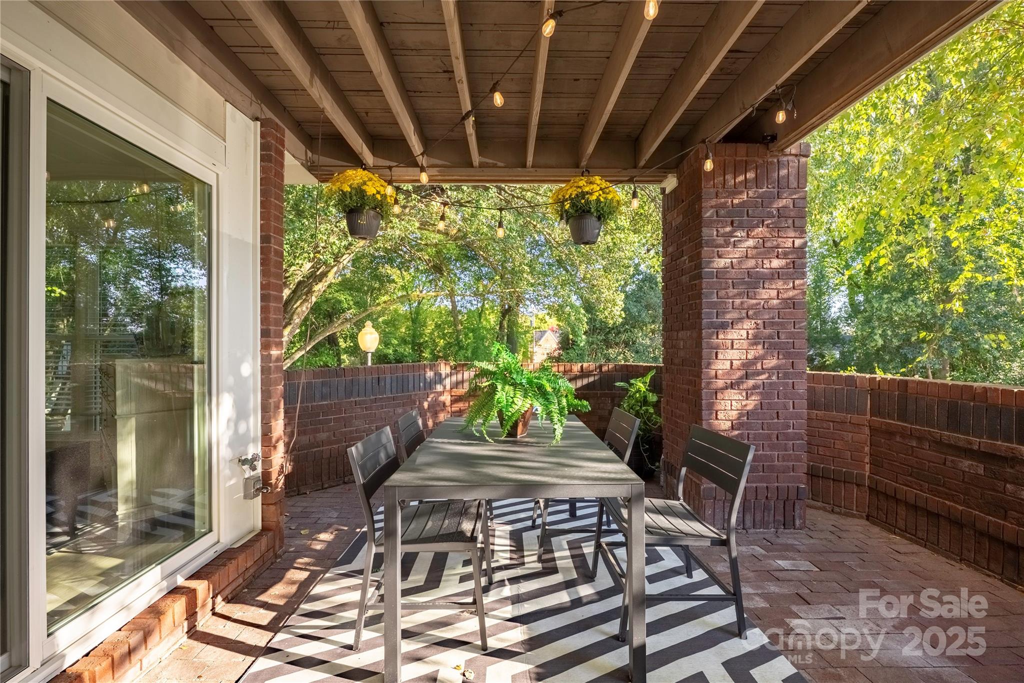 2719 Selwyn Avenue Unit: 13