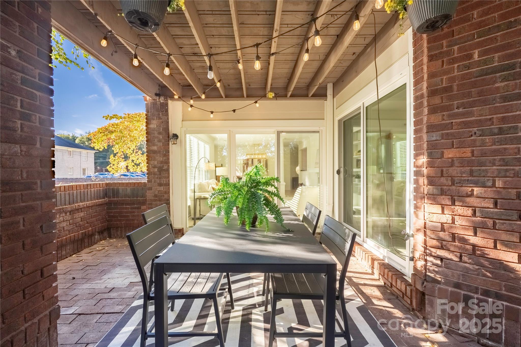 2719 Selwyn Avenue Unit: 13
