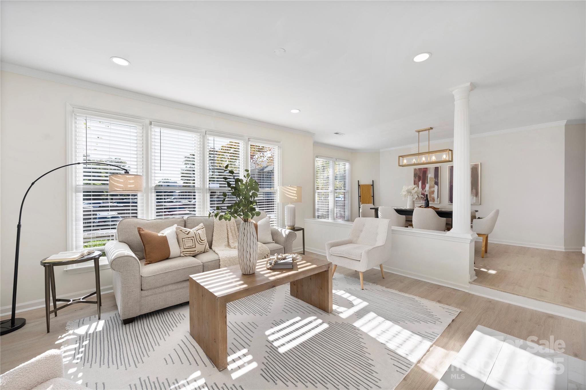 2719 Selwyn Avenue Unit: 13