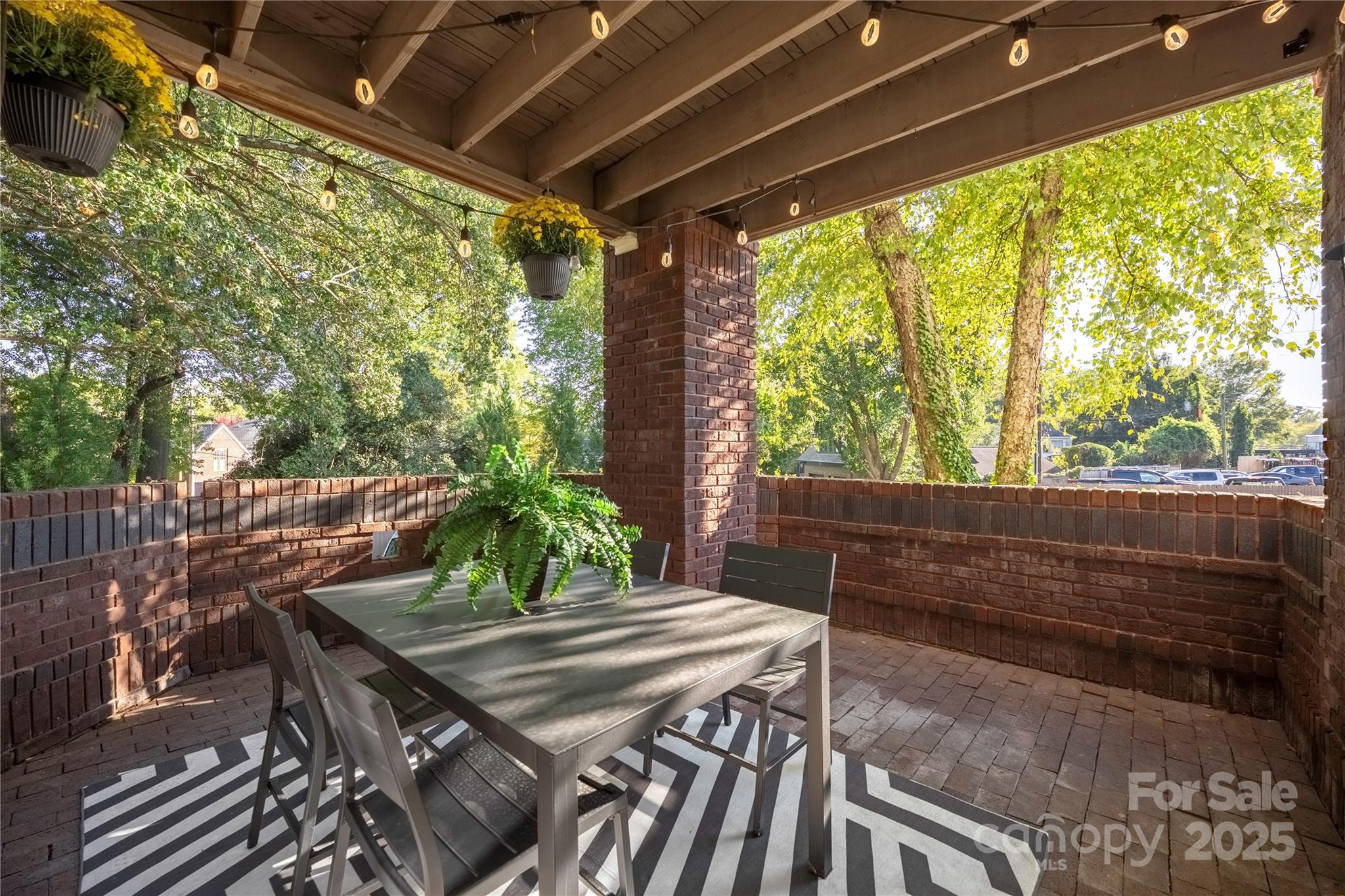 2719 Selwyn Avenue Unit: 13