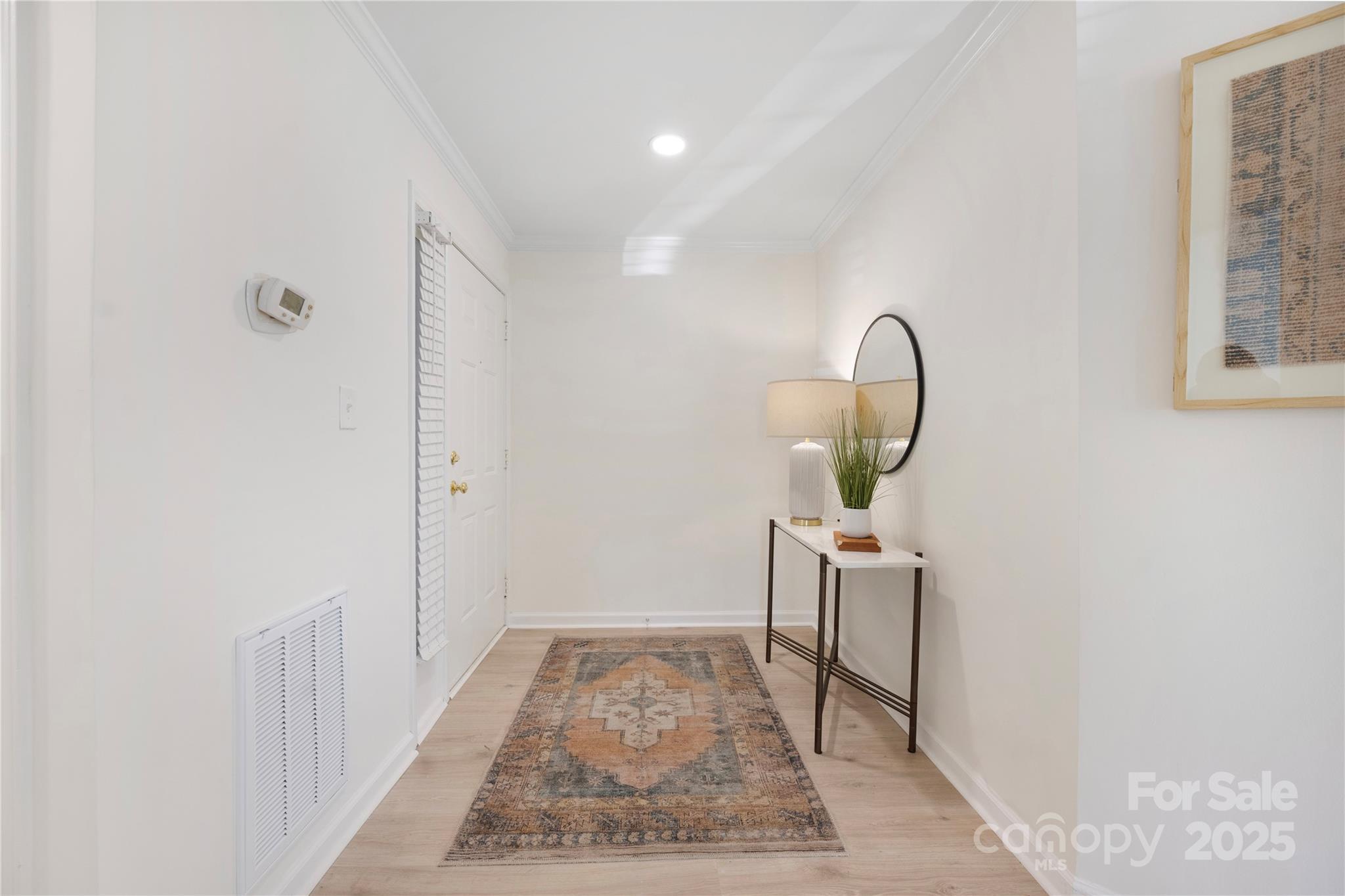 2719 Selwyn Avenue Unit: 13