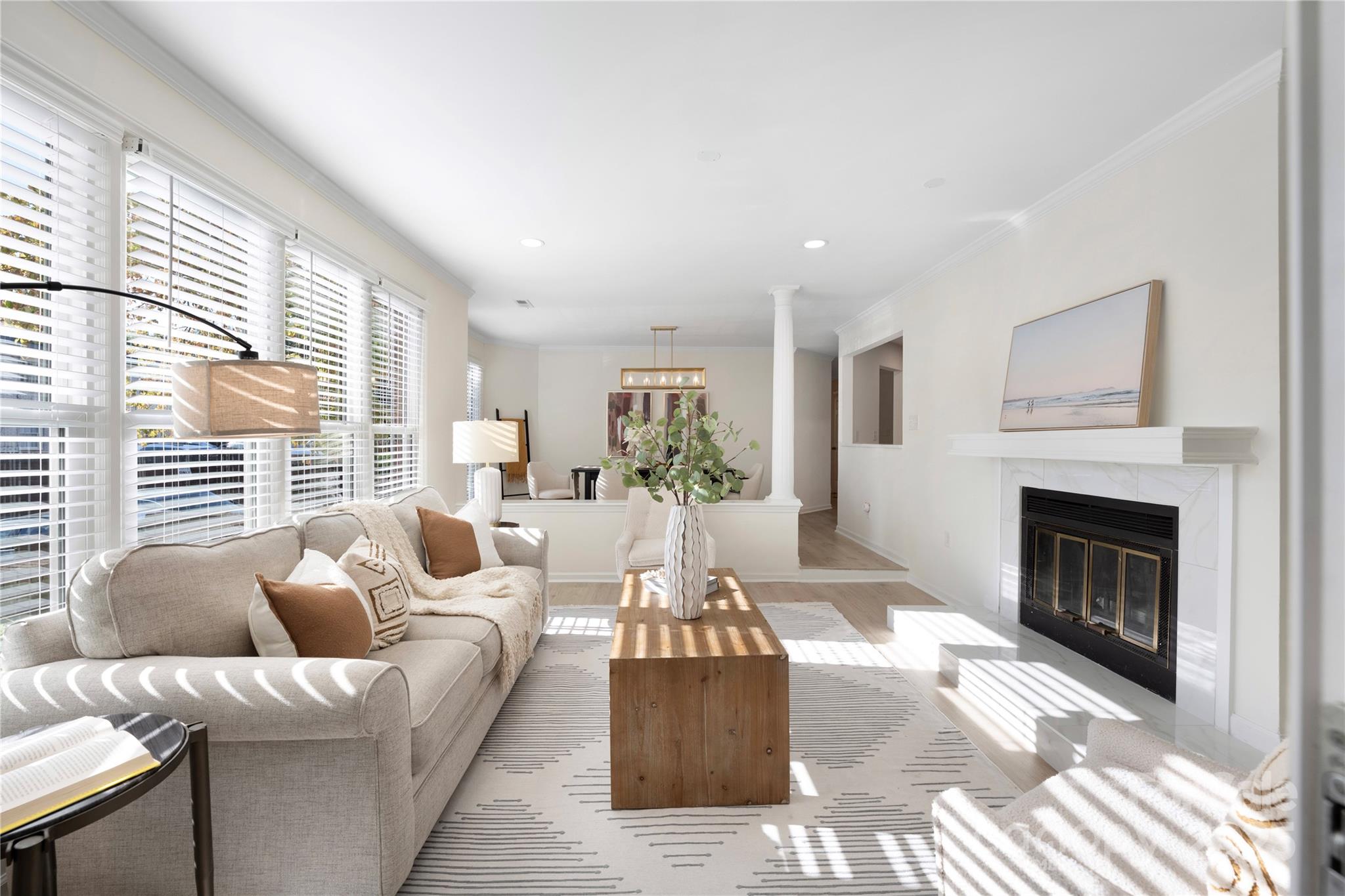2719 Selwyn Avenue Unit: 13