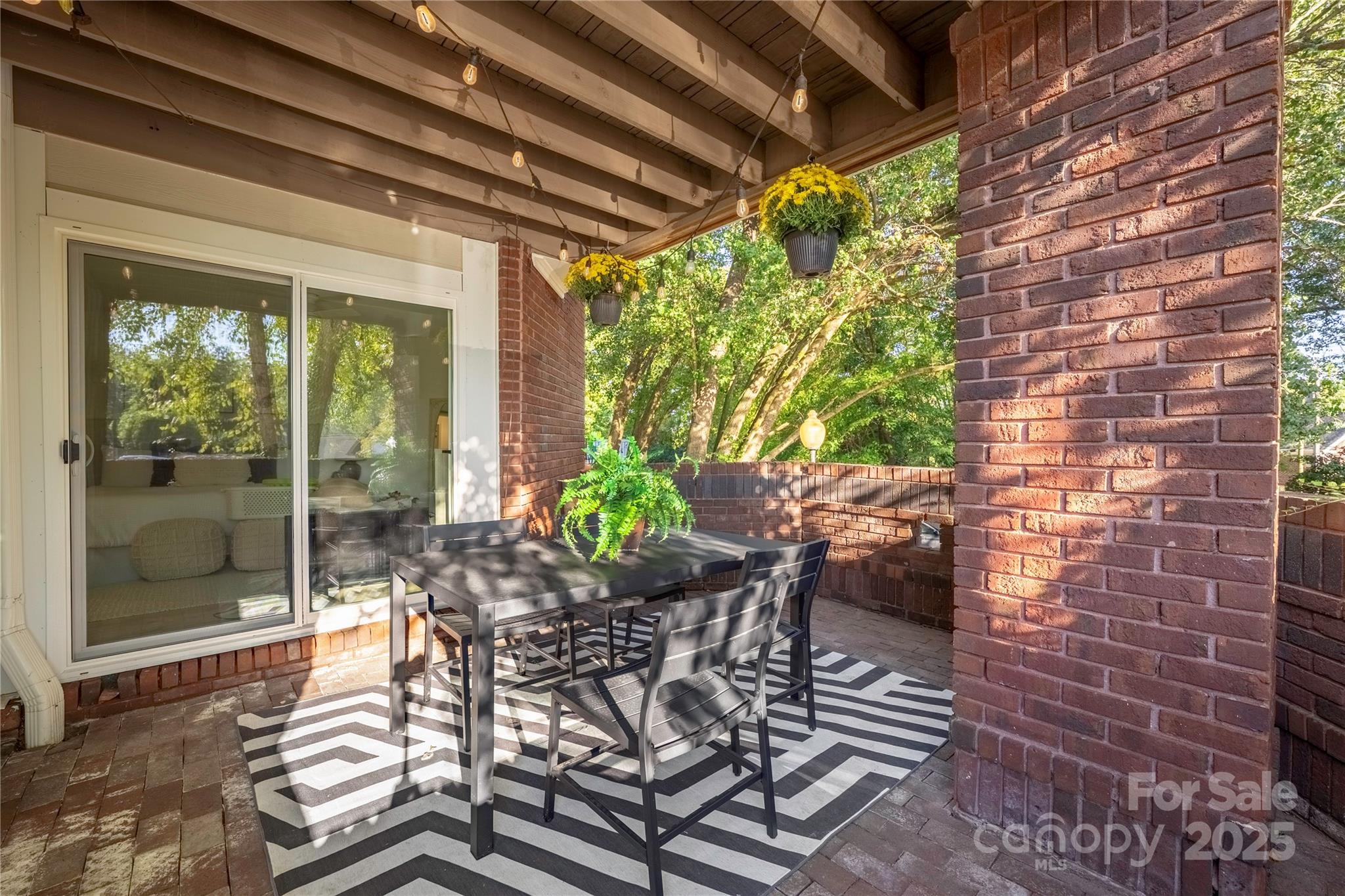 2719 Selwyn Avenue Unit: 13