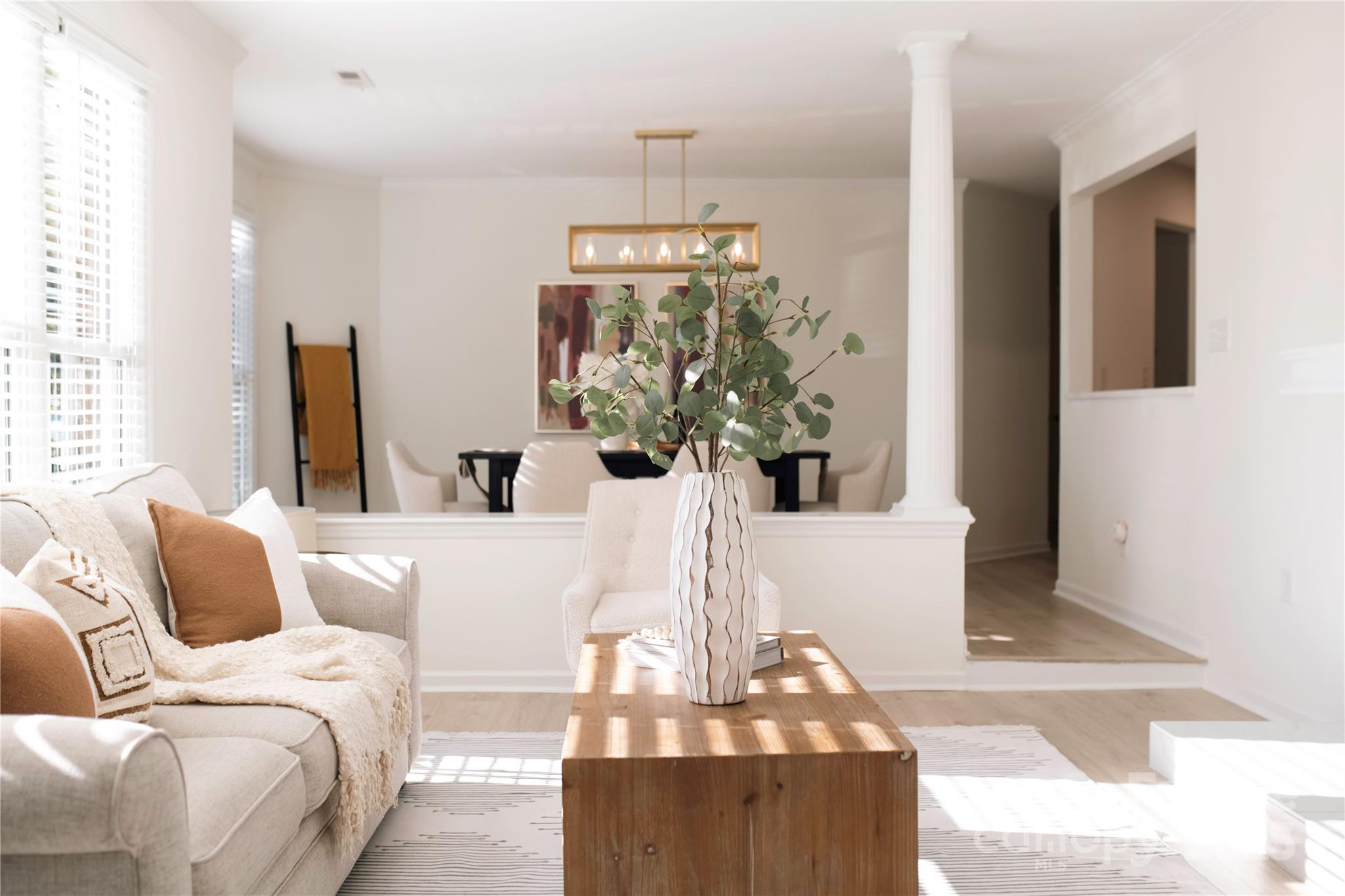 2719 Selwyn Avenue Unit: 13