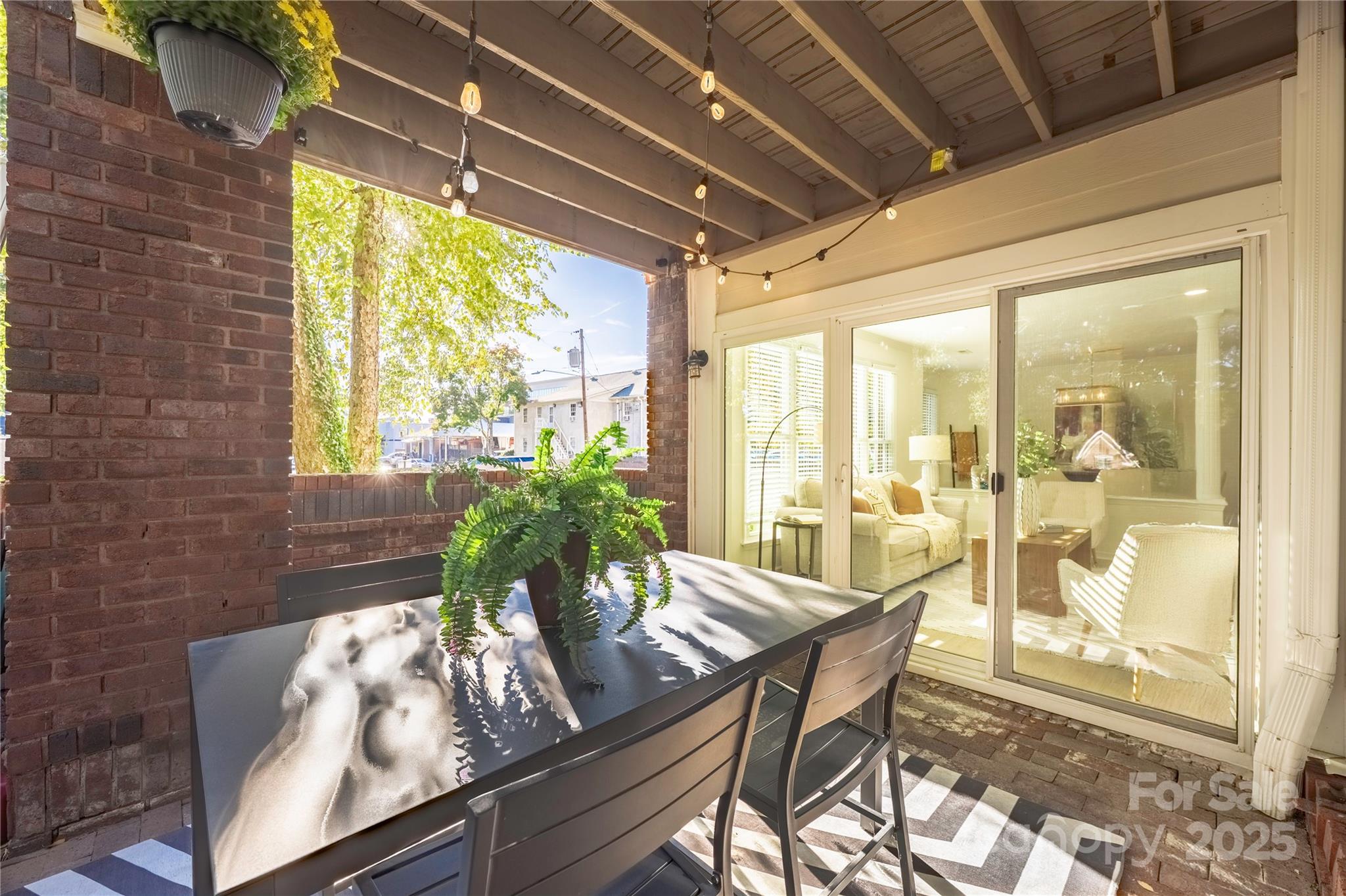 2719 Selwyn Avenue Unit: 13