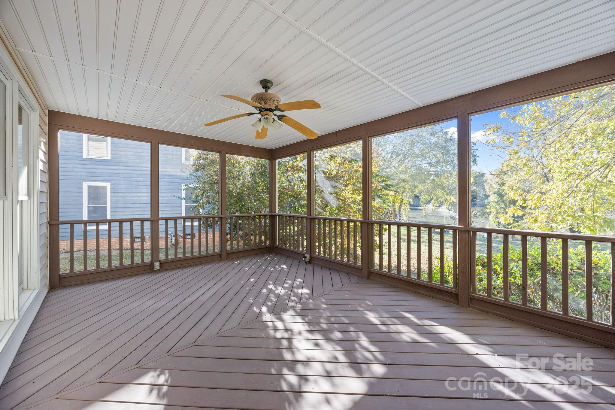 9105 SANDPIPER Drive