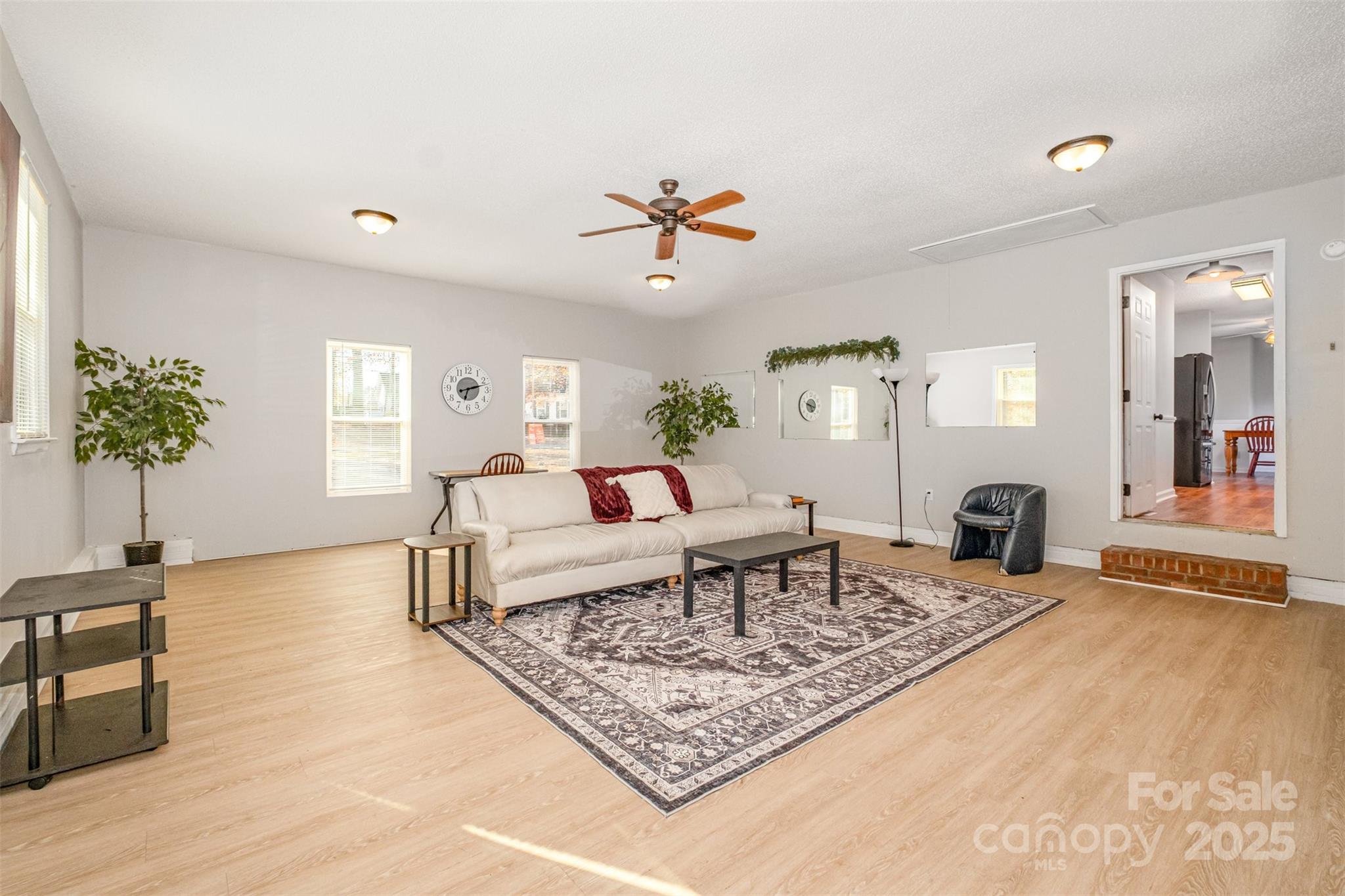 123 General Pemberton Street