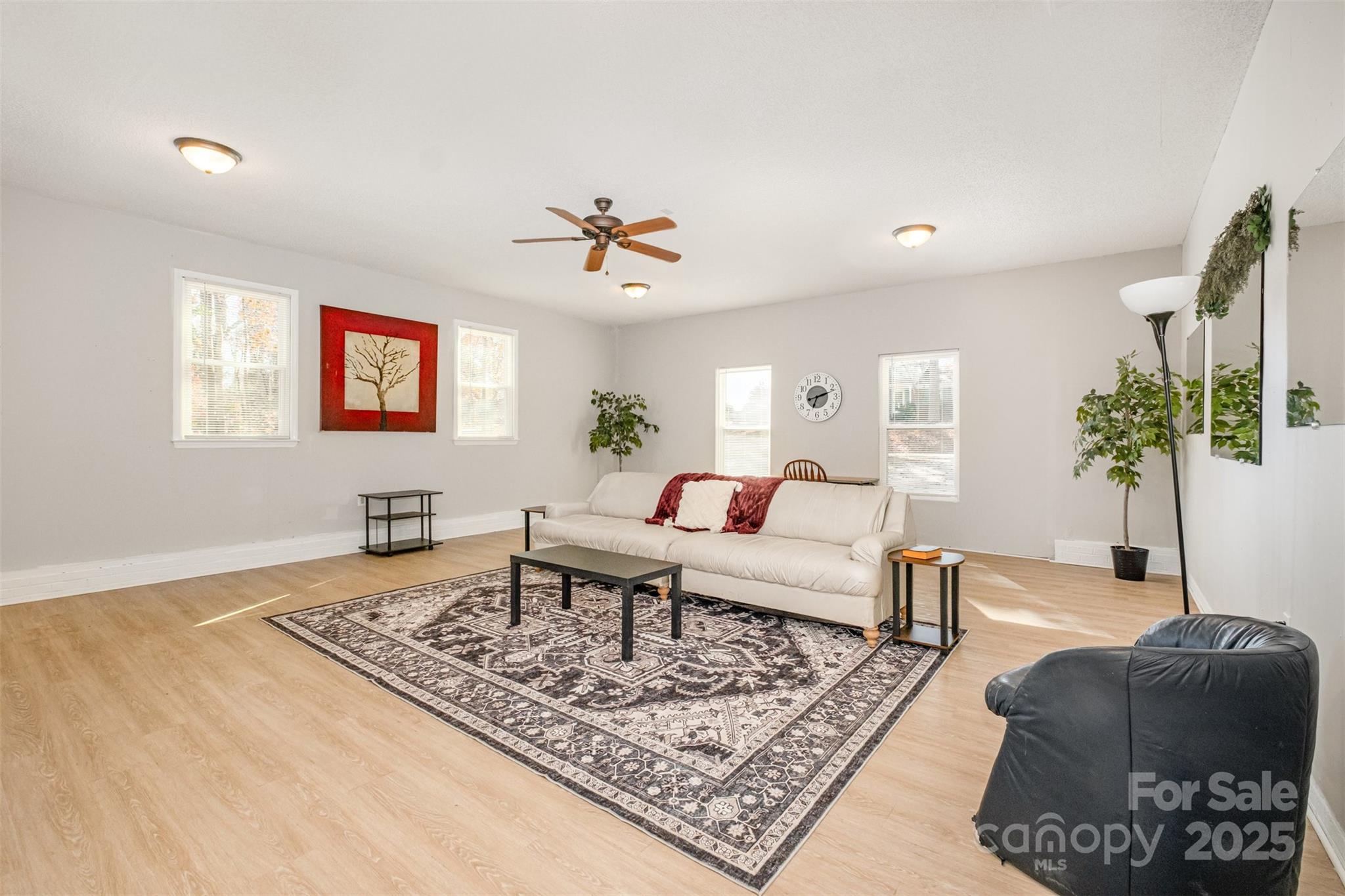 123 General Pemberton Street