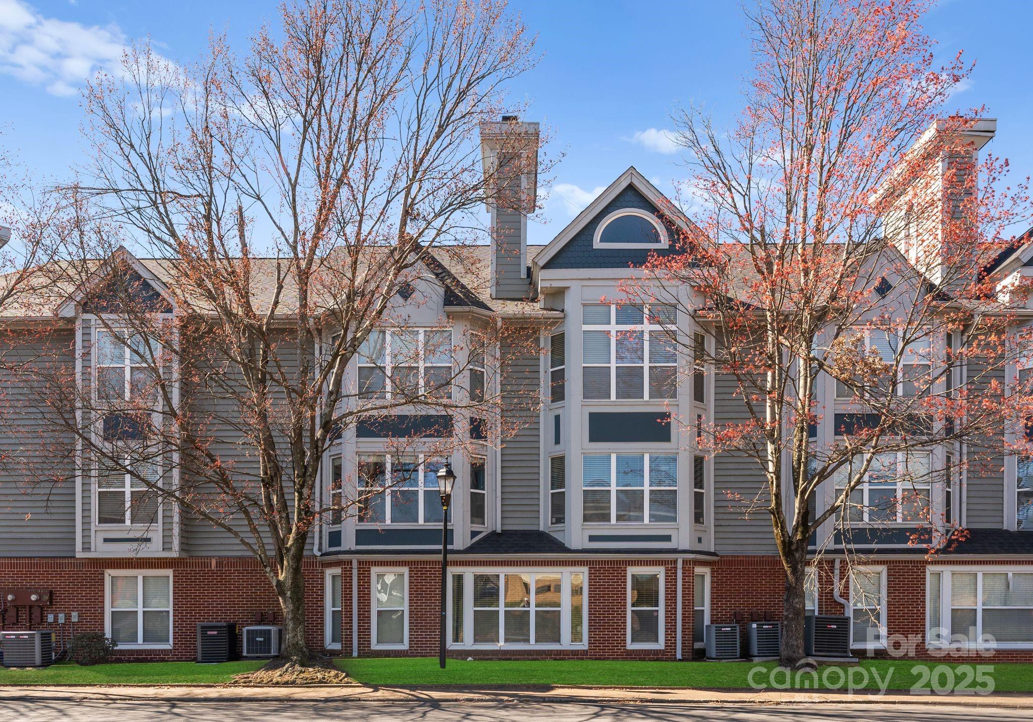 529 N Graham Street Unit: 2G