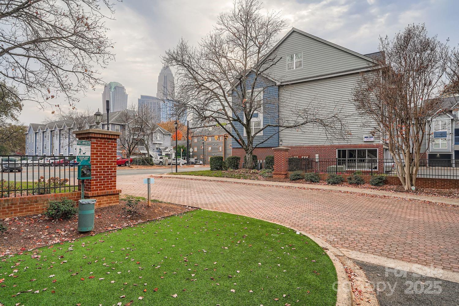 529 N Graham Street Unit: 2G