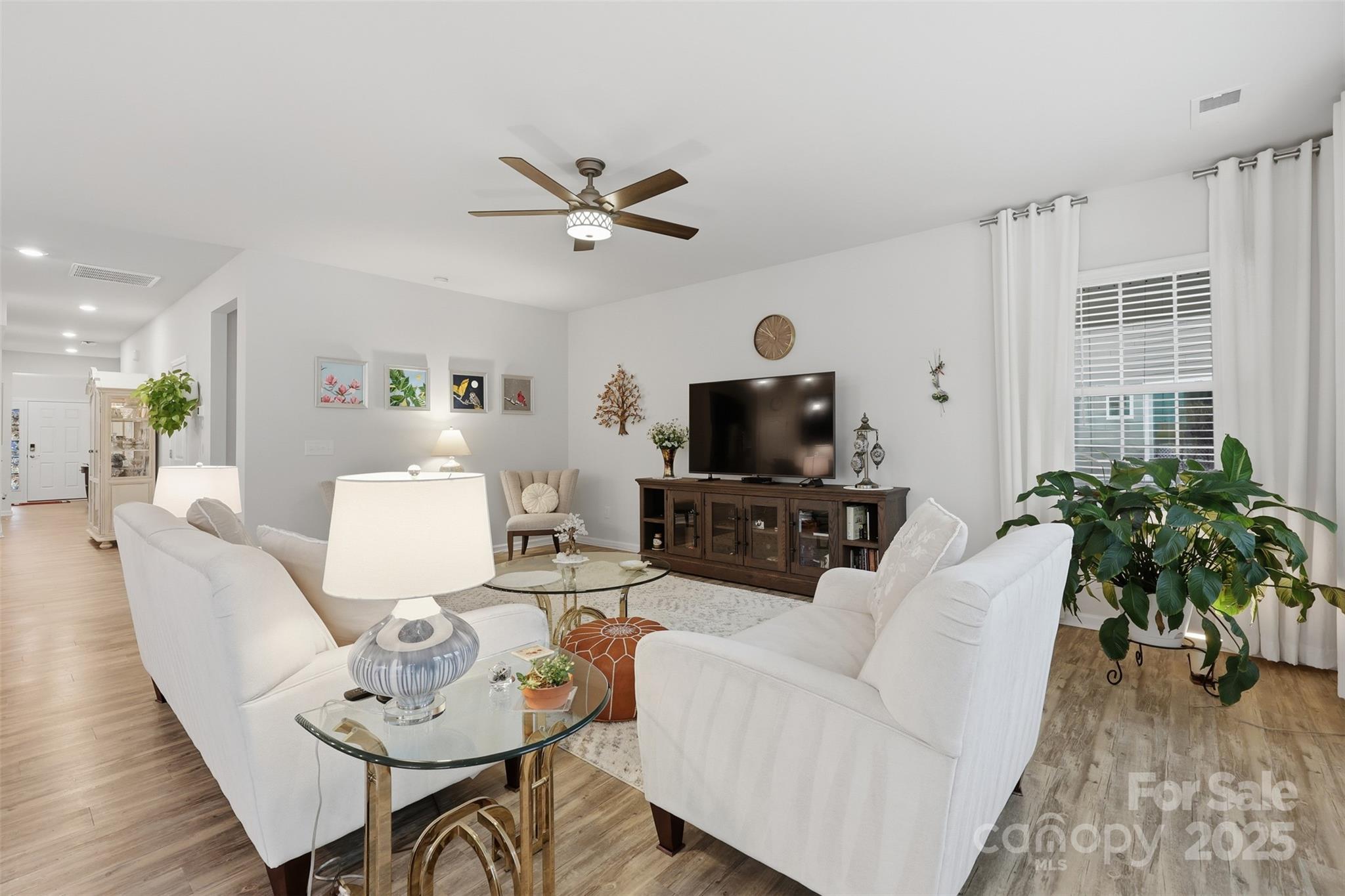 352 Picasso Trail