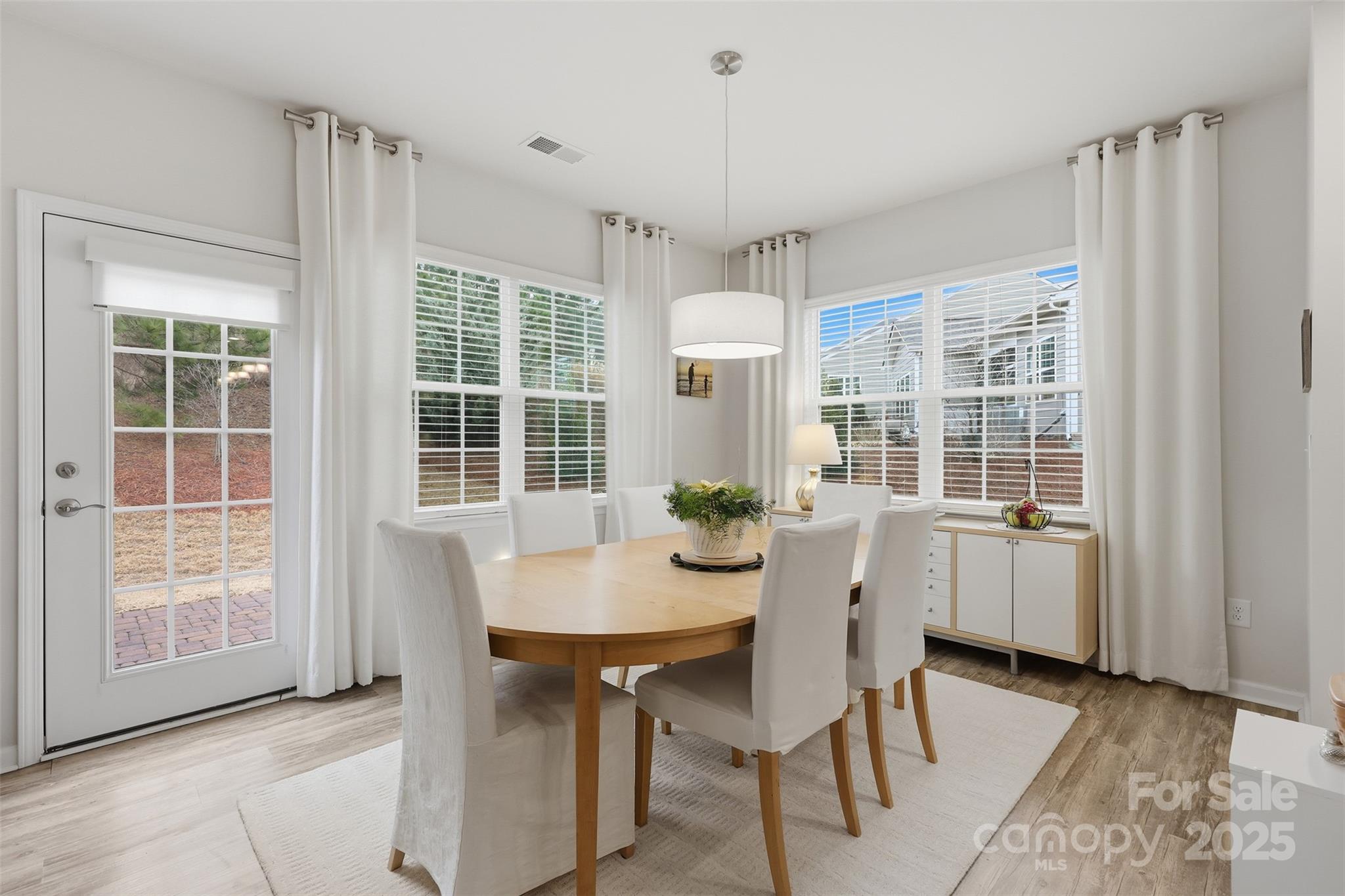 352 Picasso Trail