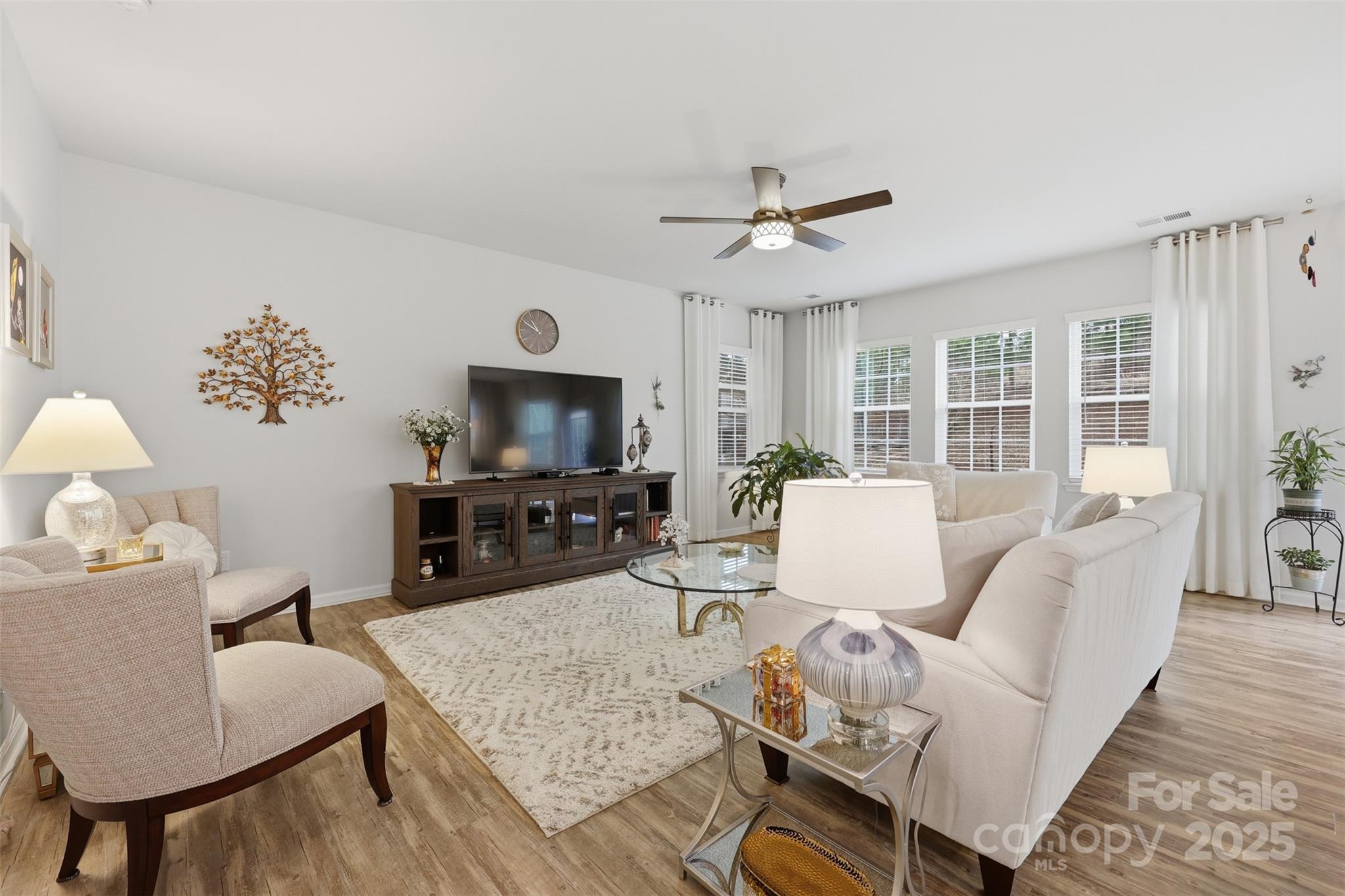 352 Picasso Trail