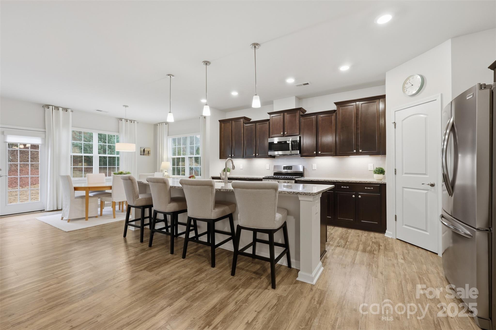 352 Picasso Trail