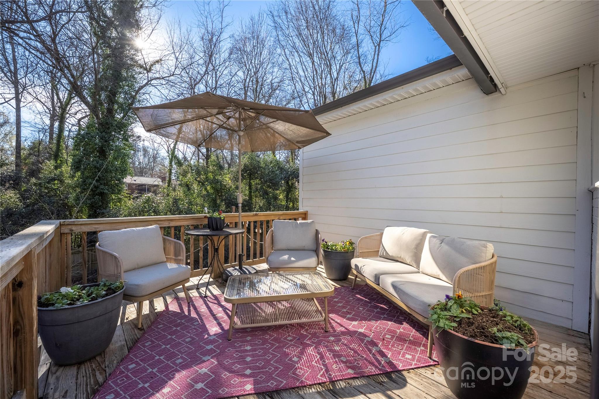 732 Manhasset Road